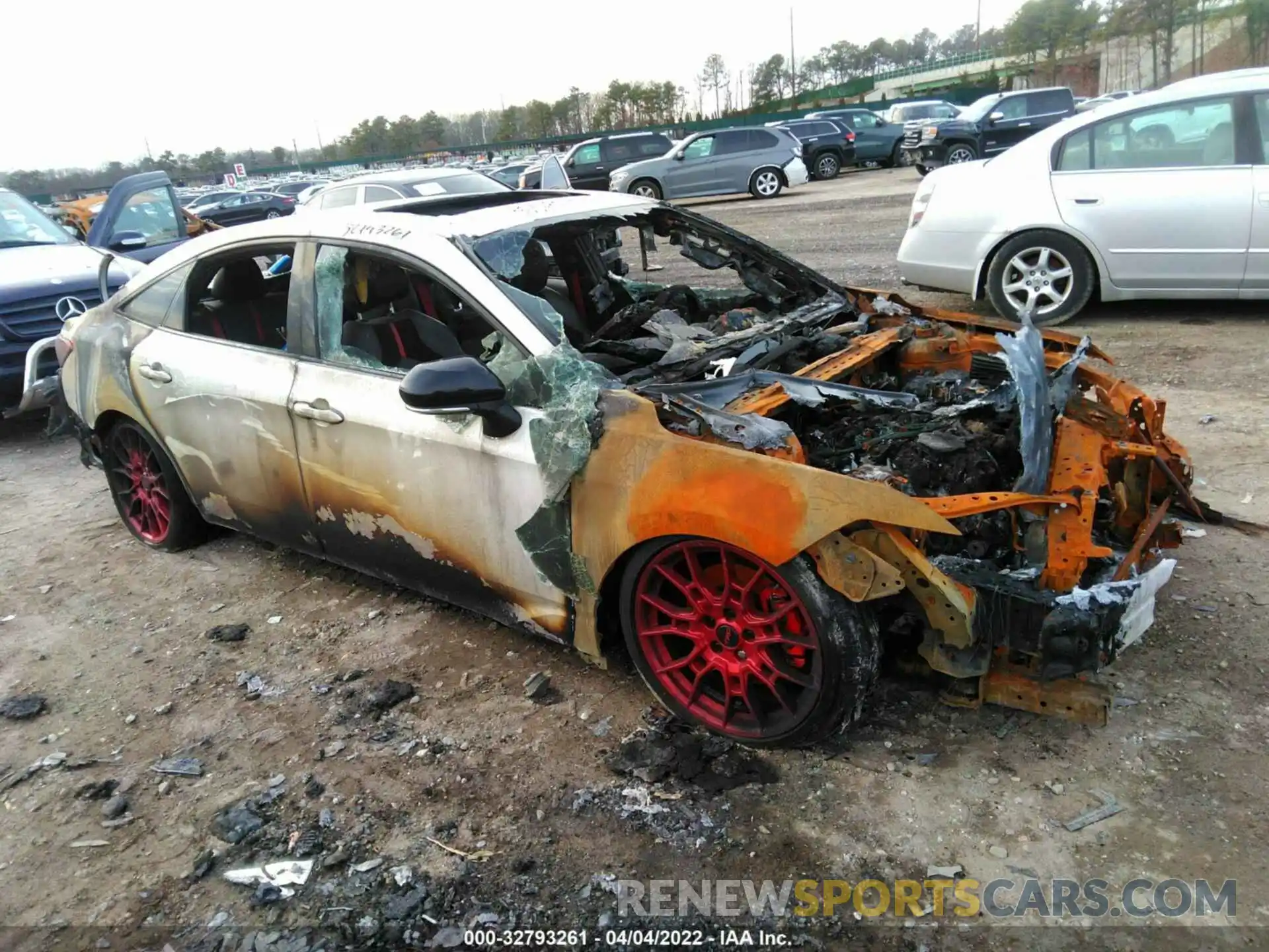 1 Photograph of a damaged car 4T1FZ1FB6LU042406 TOYOTA AVALON 2020