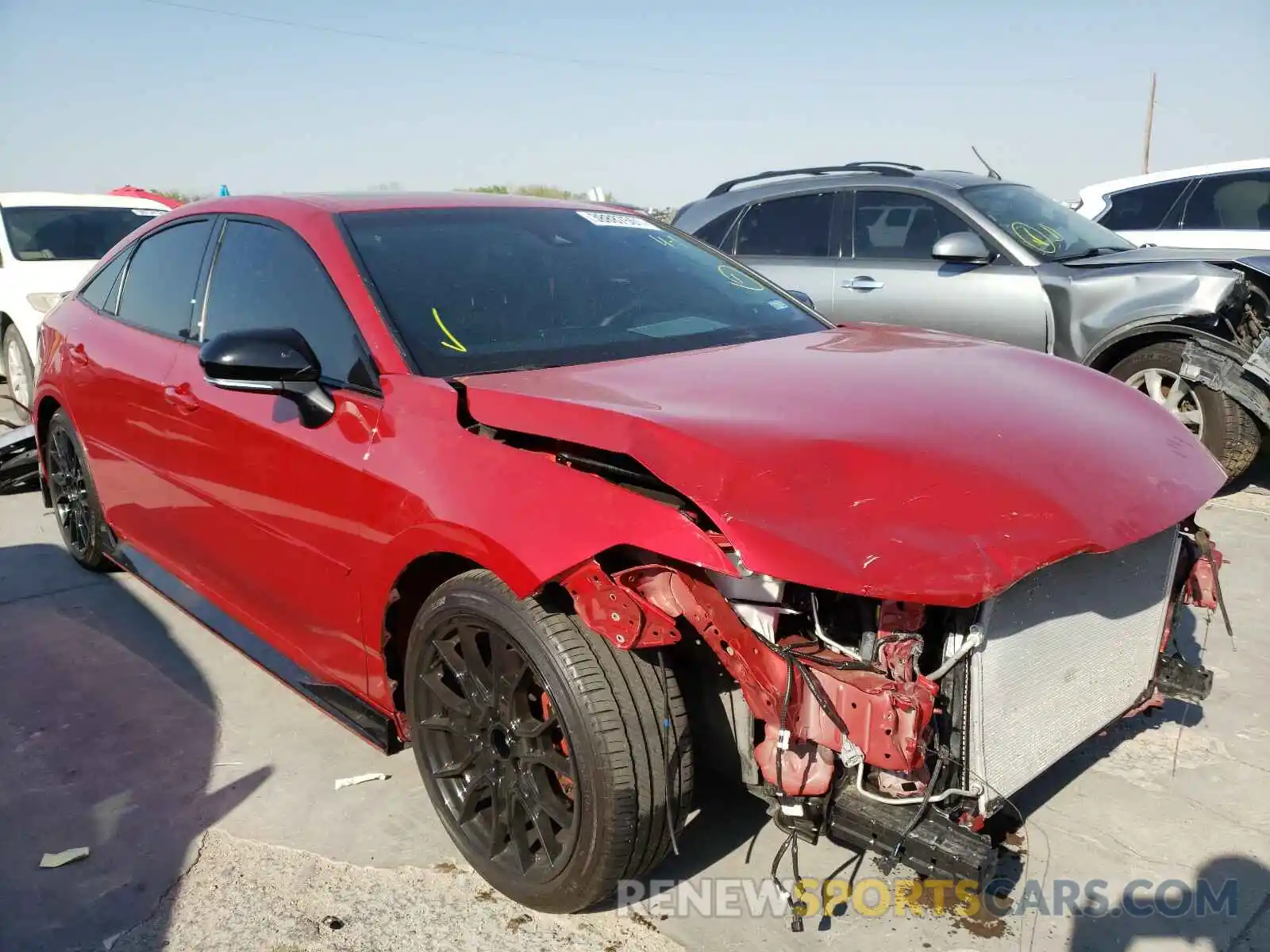 1 Photograph of a damaged car 4T1FZ1FB6LU052854 TOYOTA AVALON 2020