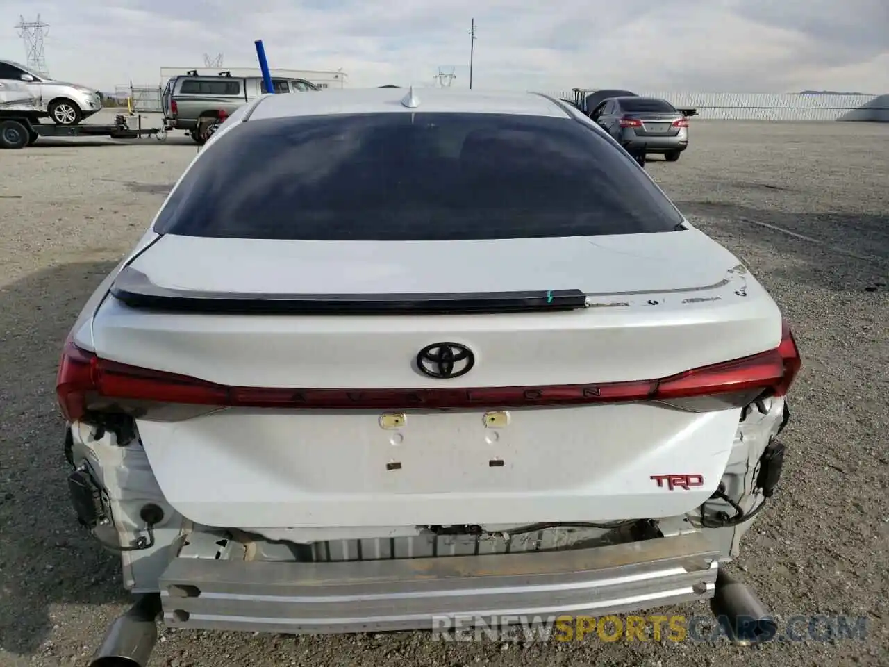 6 Photograph of a damaged car 4T1FZ1FB8LU056095 TOYOTA AVALON 2020