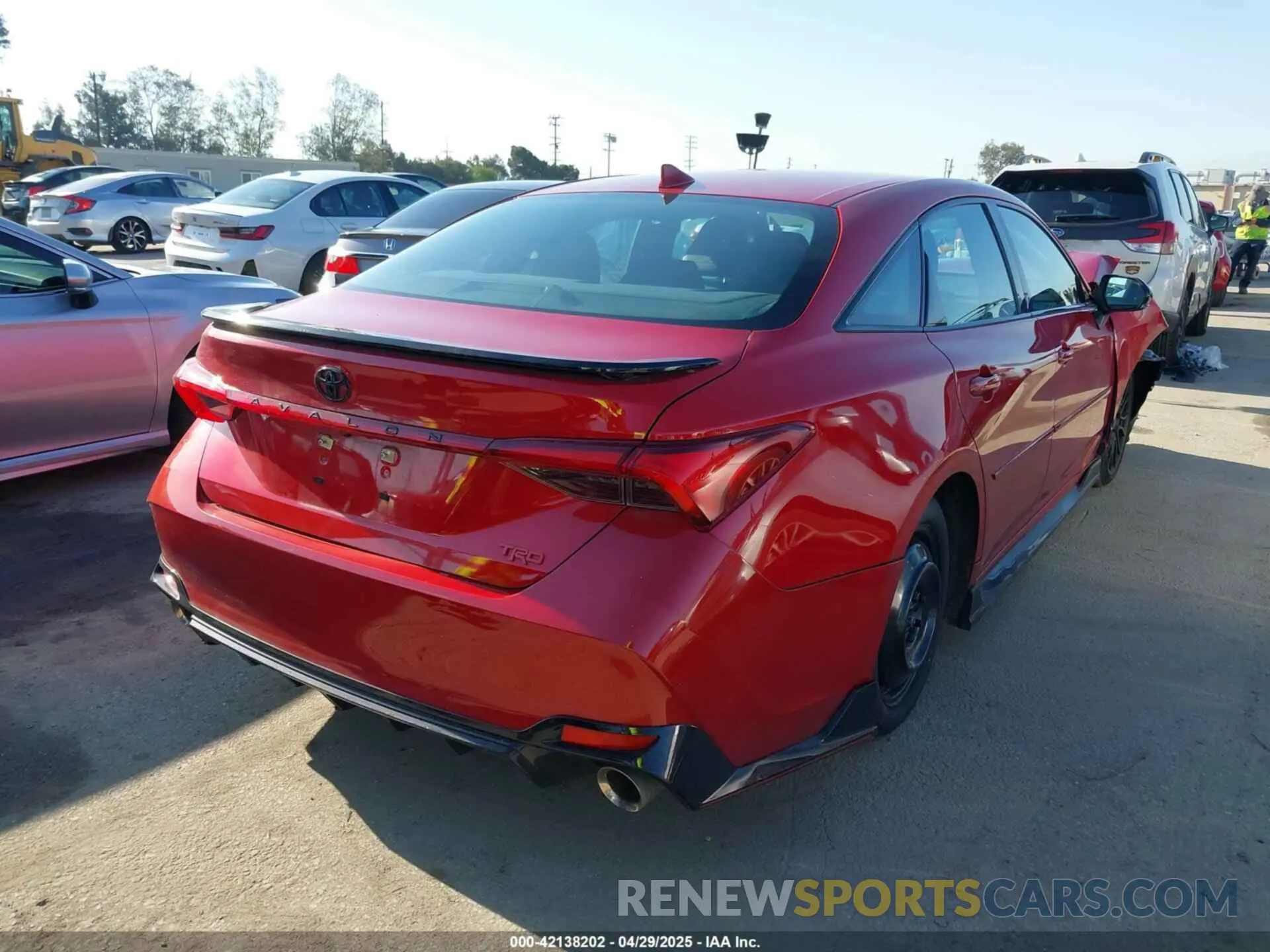 4 Photograph of a damaged car 4T1FZ1FB9LU052427 TOYOTA AVALON 2020