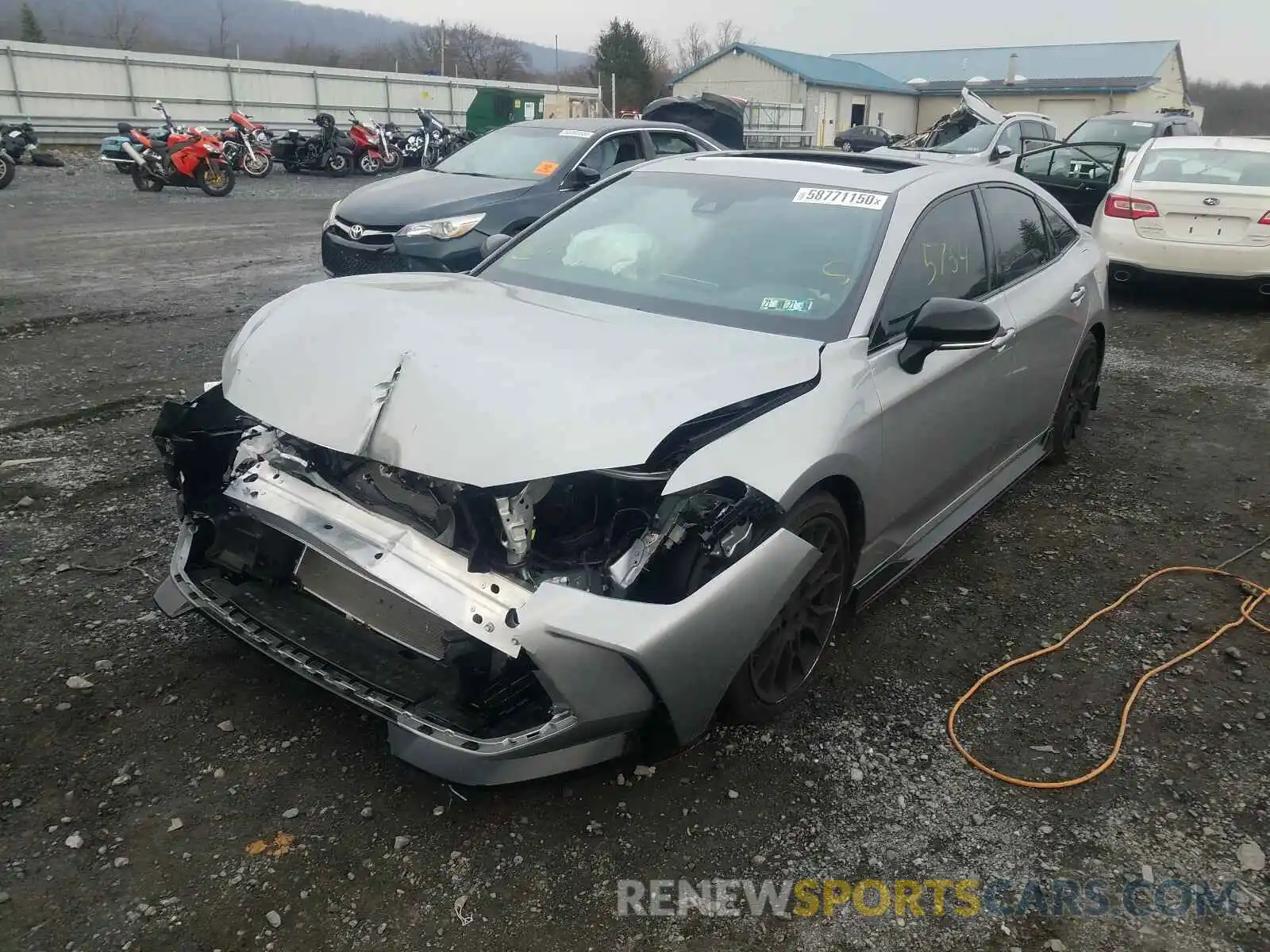 2 Photograph of a damaged car 4T1FZ1FB9LU053917 TOYOTA AVALON 2020