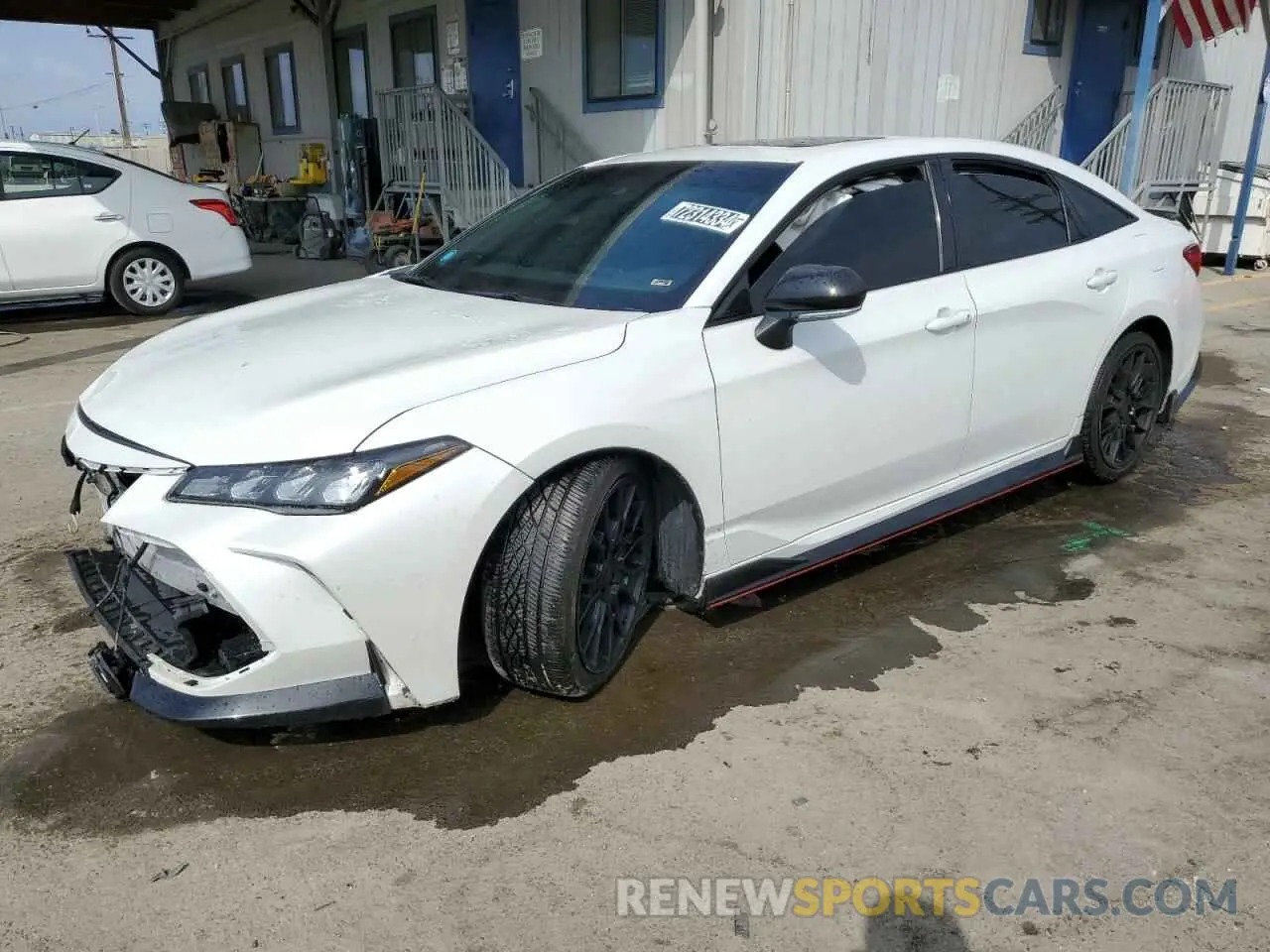 1 Photograph of a damaged car 4T1FZ1FBXLU048404 TOYOTA AVALON 2020