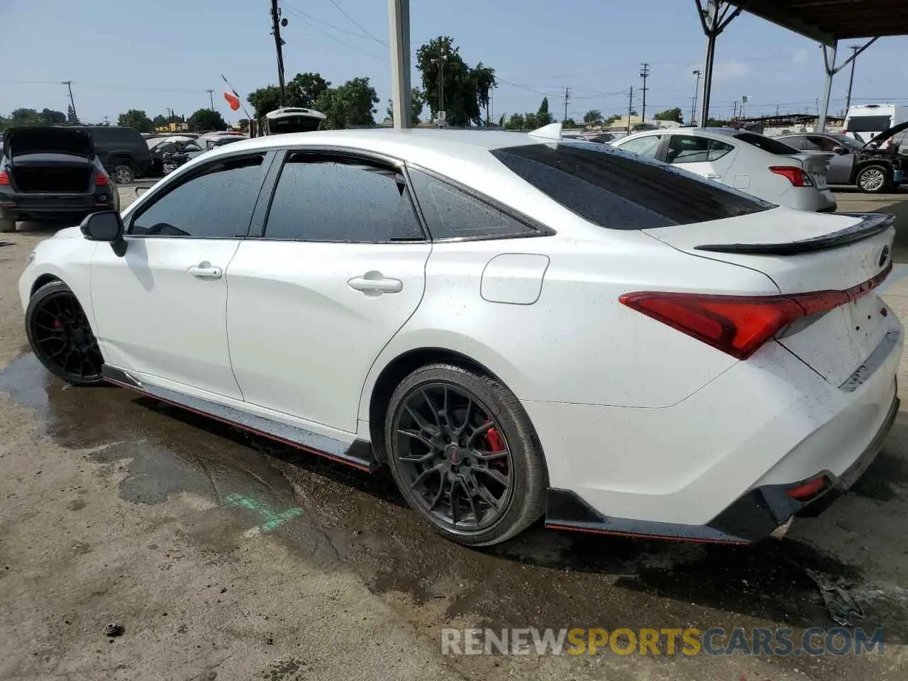 2 Photograph of a damaged car 4T1FZ1FBXLU048404 TOYOTA AVALON 2020