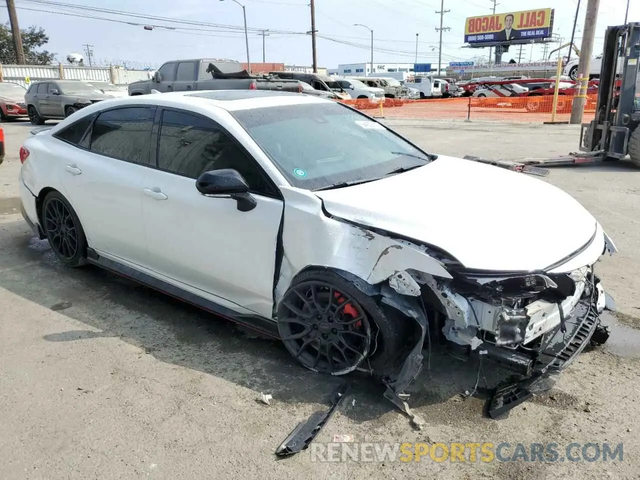 4 Photograph of a damaged car 4T1FZ1FBXLU048404 TOYOTA AVALON 2020