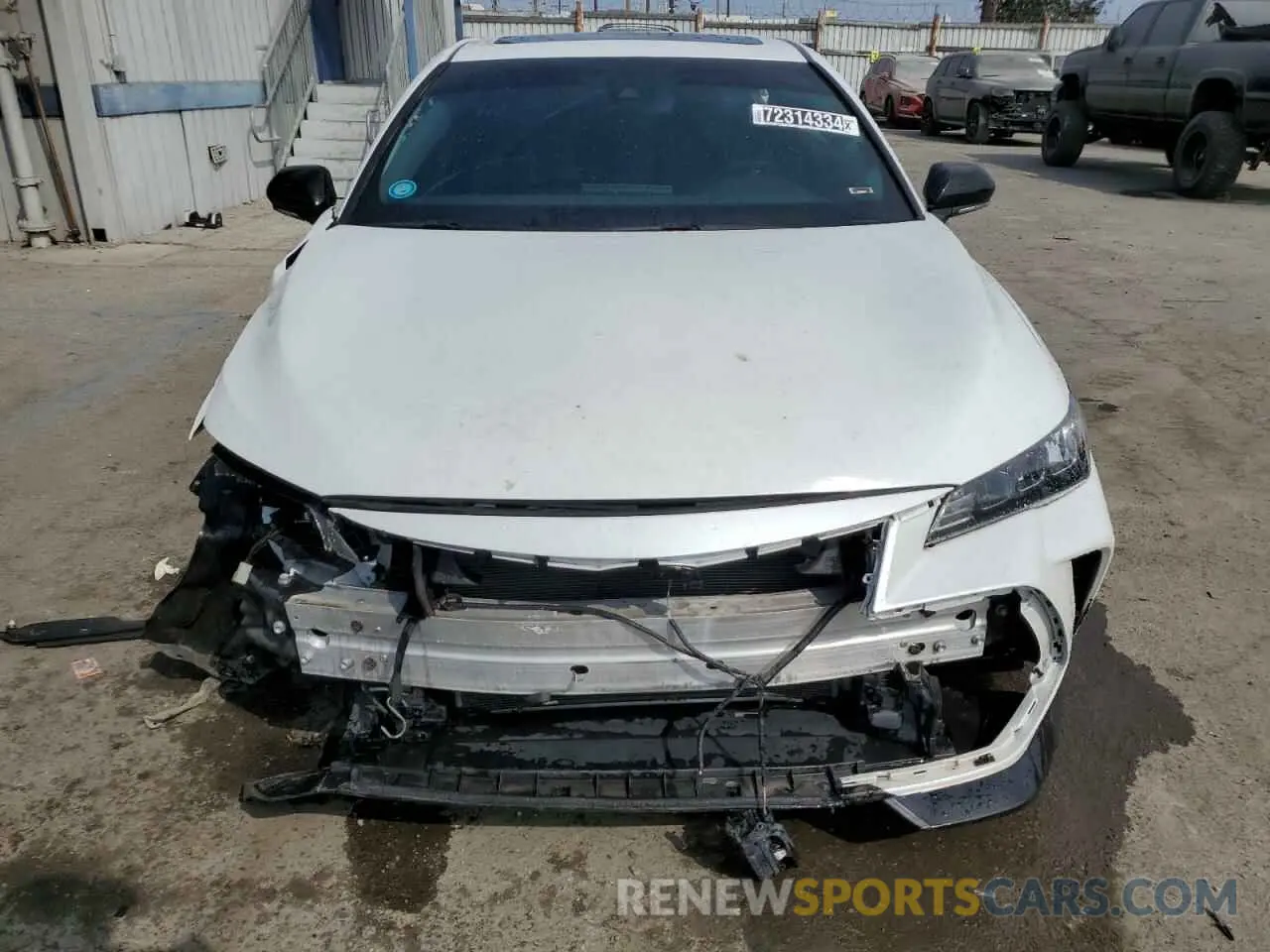 5 Photograph of a damaged car 4T1FZ1FBXLU048404 TOYOTA AVALON 2020
