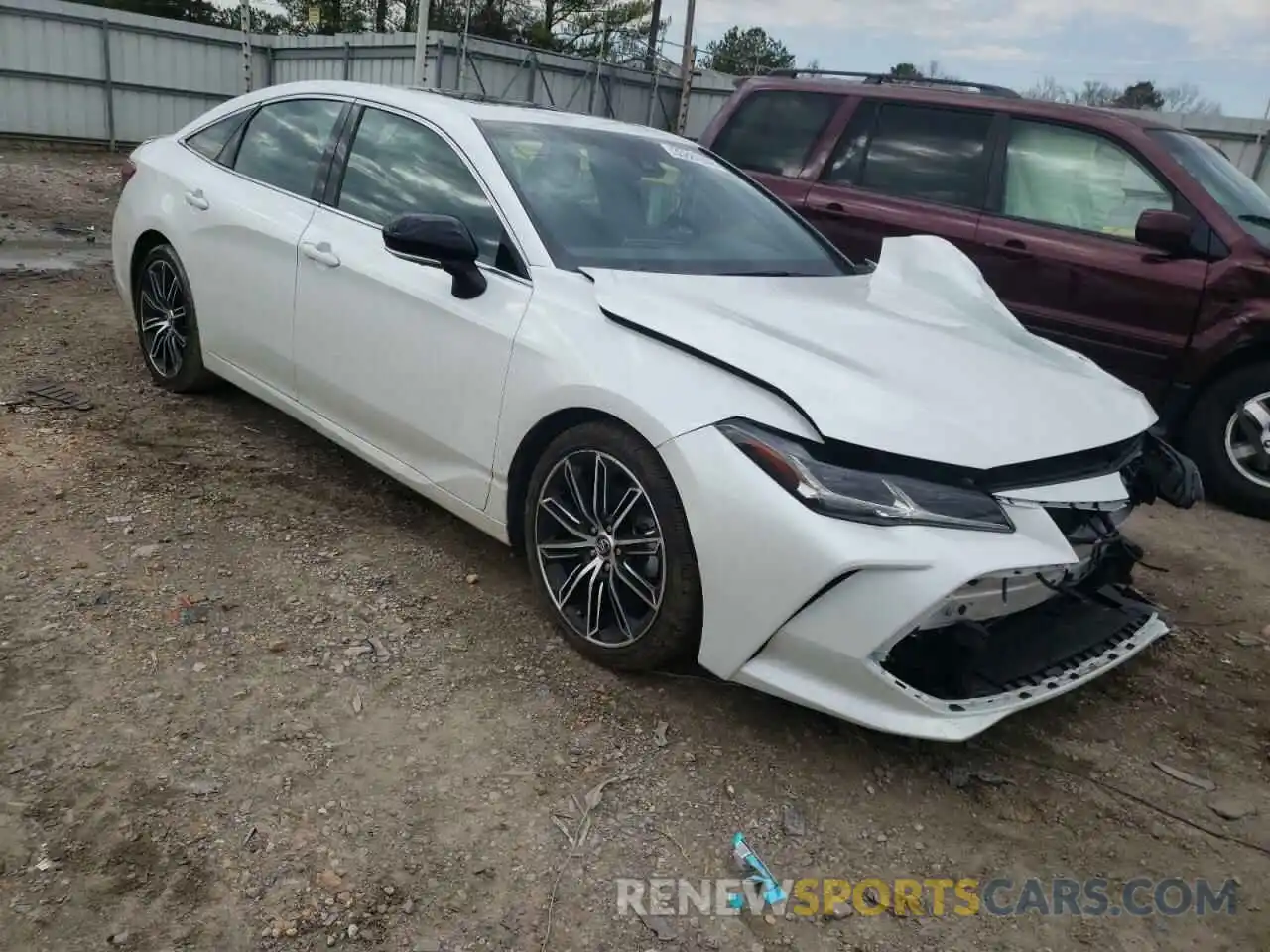 1 Photograph of a damaged car 4T1HZ1FB3LU040038 TOYOTA AVALON 2020