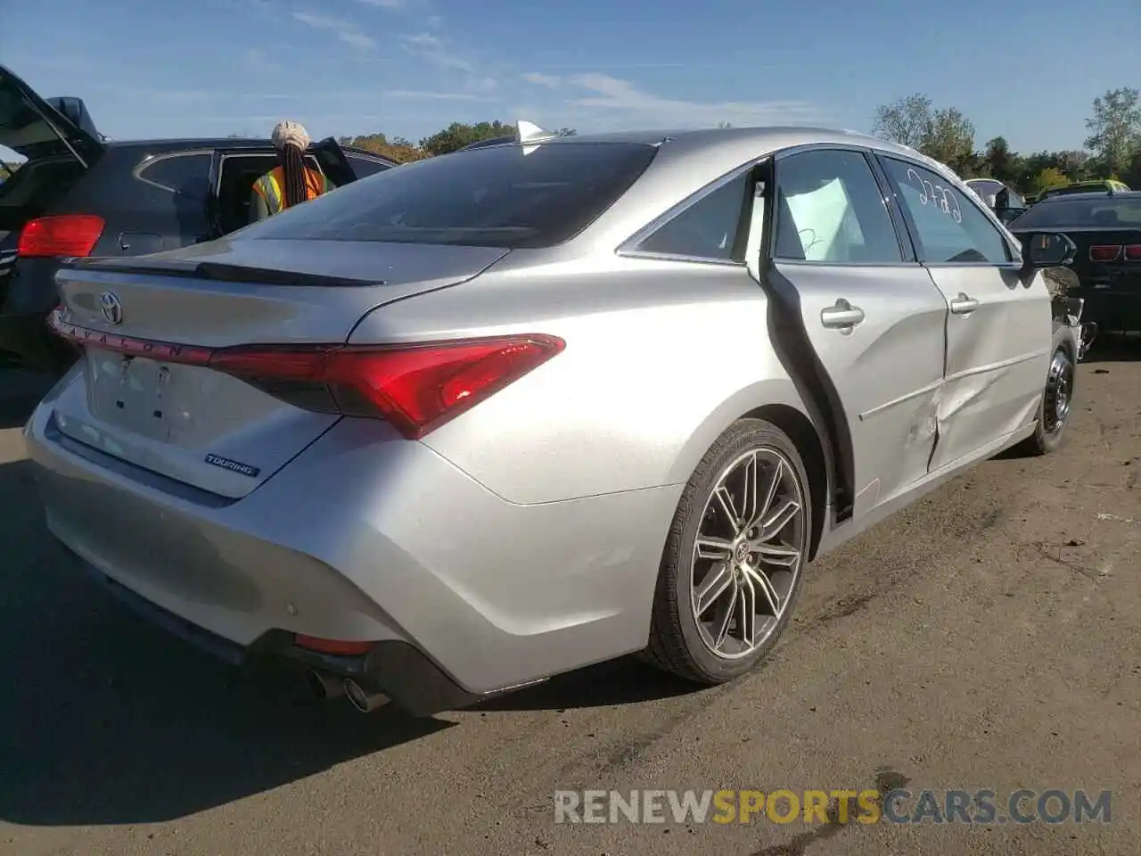 4 Photograph of a damaged car 4T1HZ1FB6LU040146 TOYOTA AVALON 2020