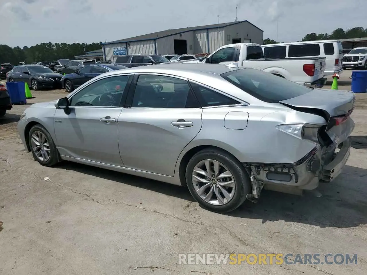 2 Photograph of a damaged car 4T1J21FB0LU018424 TOYOTA AVALON 2020
