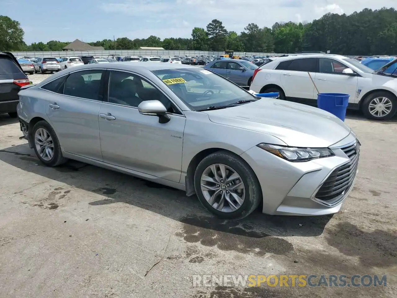4 Photograph of a damaged car 4T1J21FB0LU018424 TOYOTA AVALON 2020