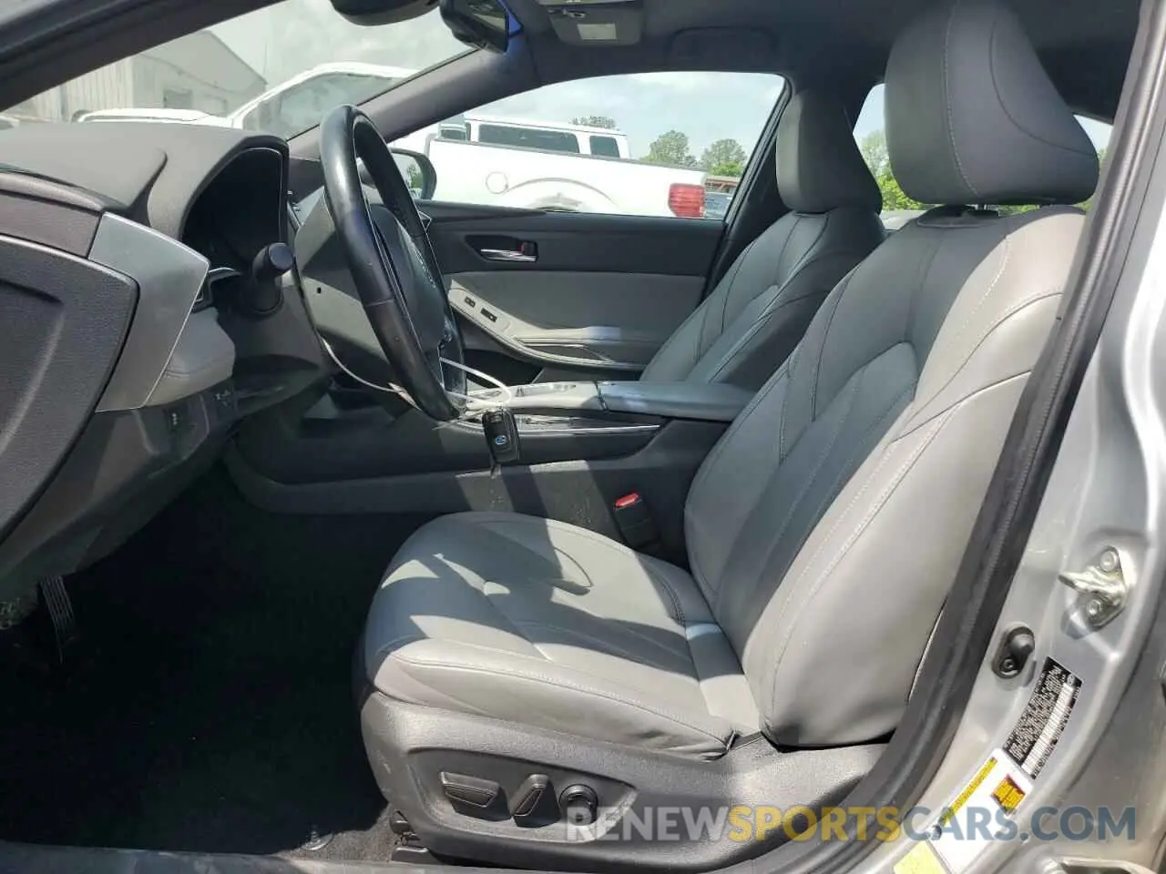 7 Photograph of a damaged car 4T1J21FB0LU018424 TOYOTA AVALON 2020