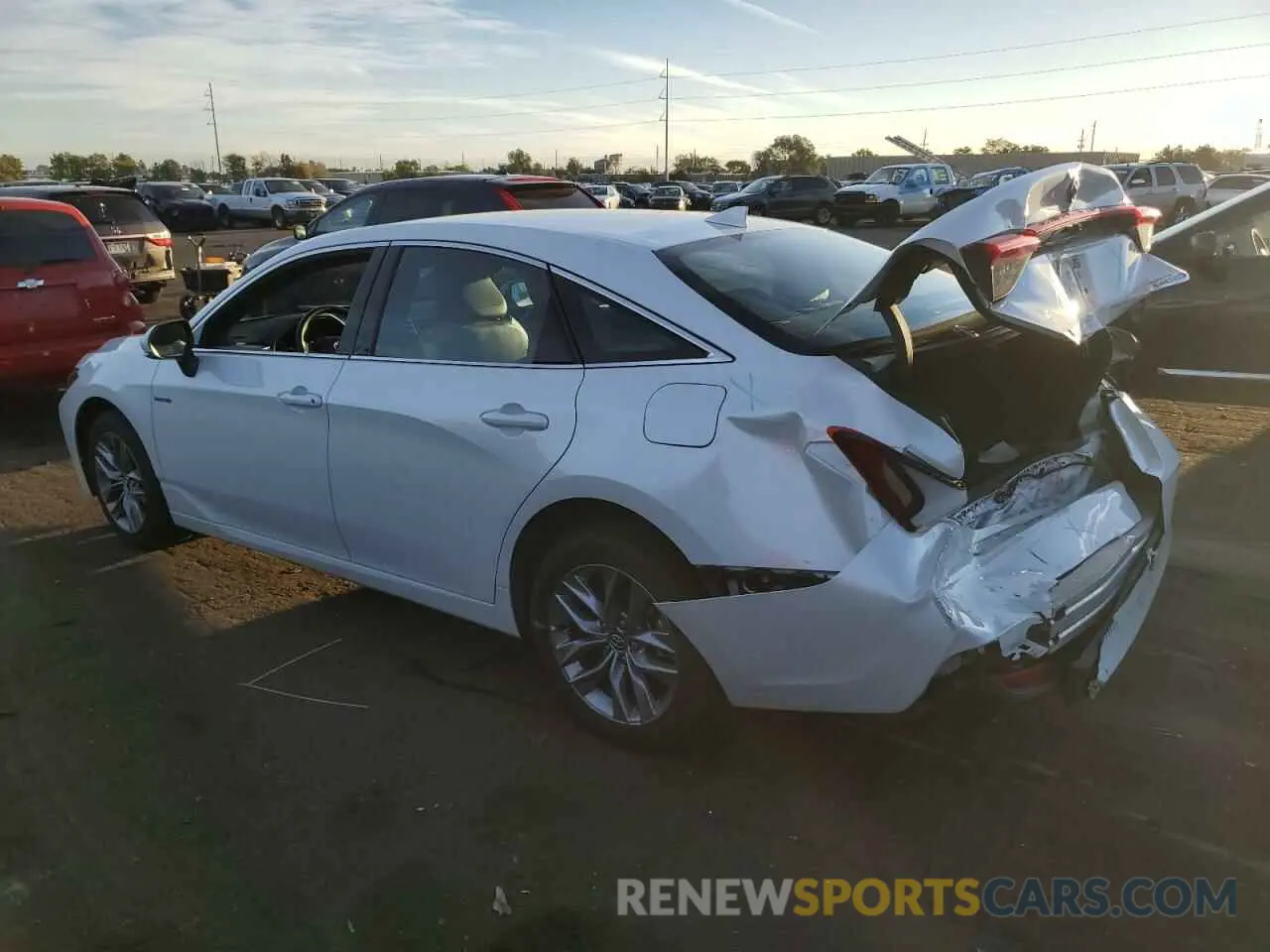 2 Photograph of a damaged car 4T1J21FB5LU015115 TOYOTA AVALON 2020