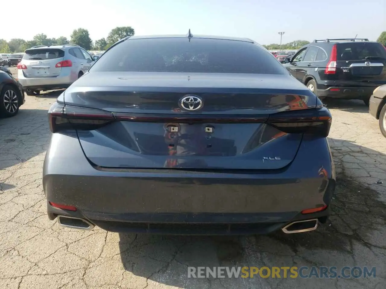 6 Photograph of a damaged car 4T1JZ1FB6LU050306 TOYOTA AVALON 2020
