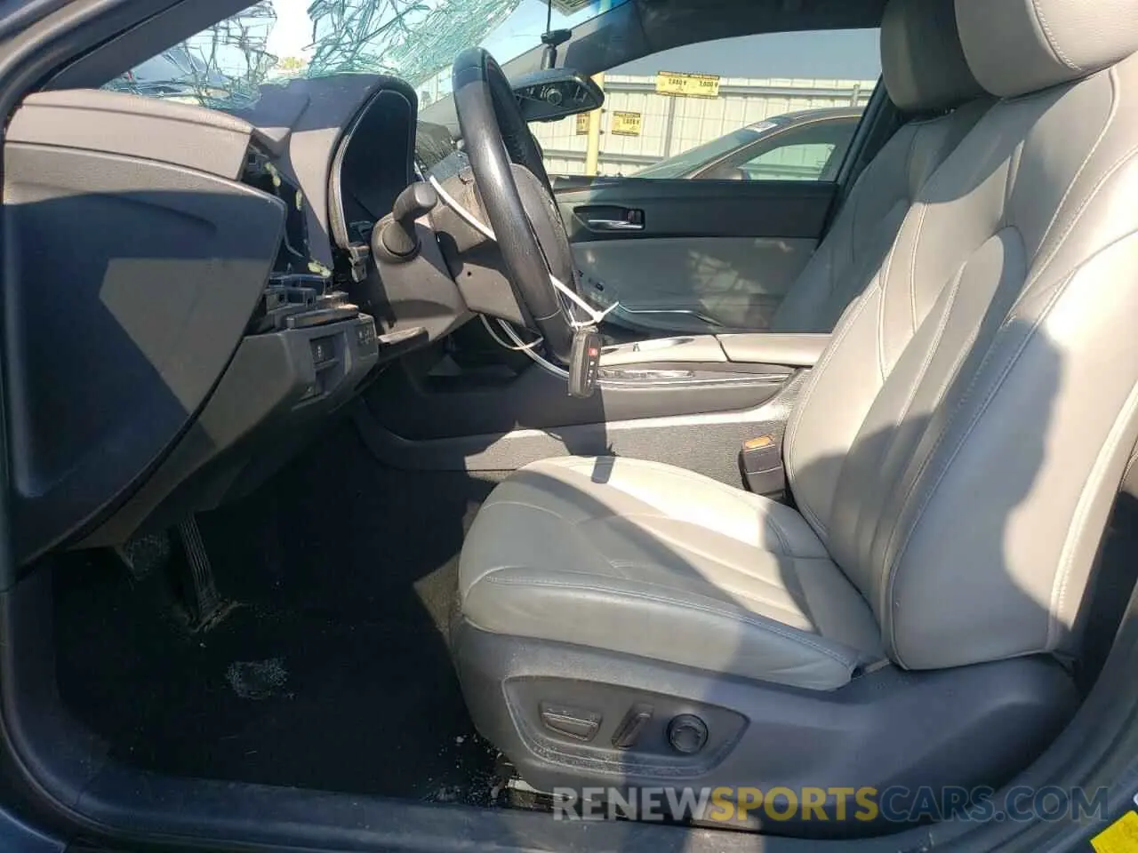 7 Photograph of a damaged car 4T1JZ1FB6LU050306 TOYOTA AVALON 2020