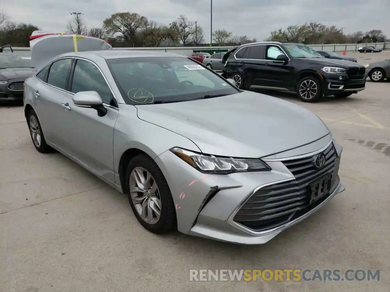 1 Photograph of a damaged car 4T1JZ1FB7LU053313 TOYOTA AVALON 2020