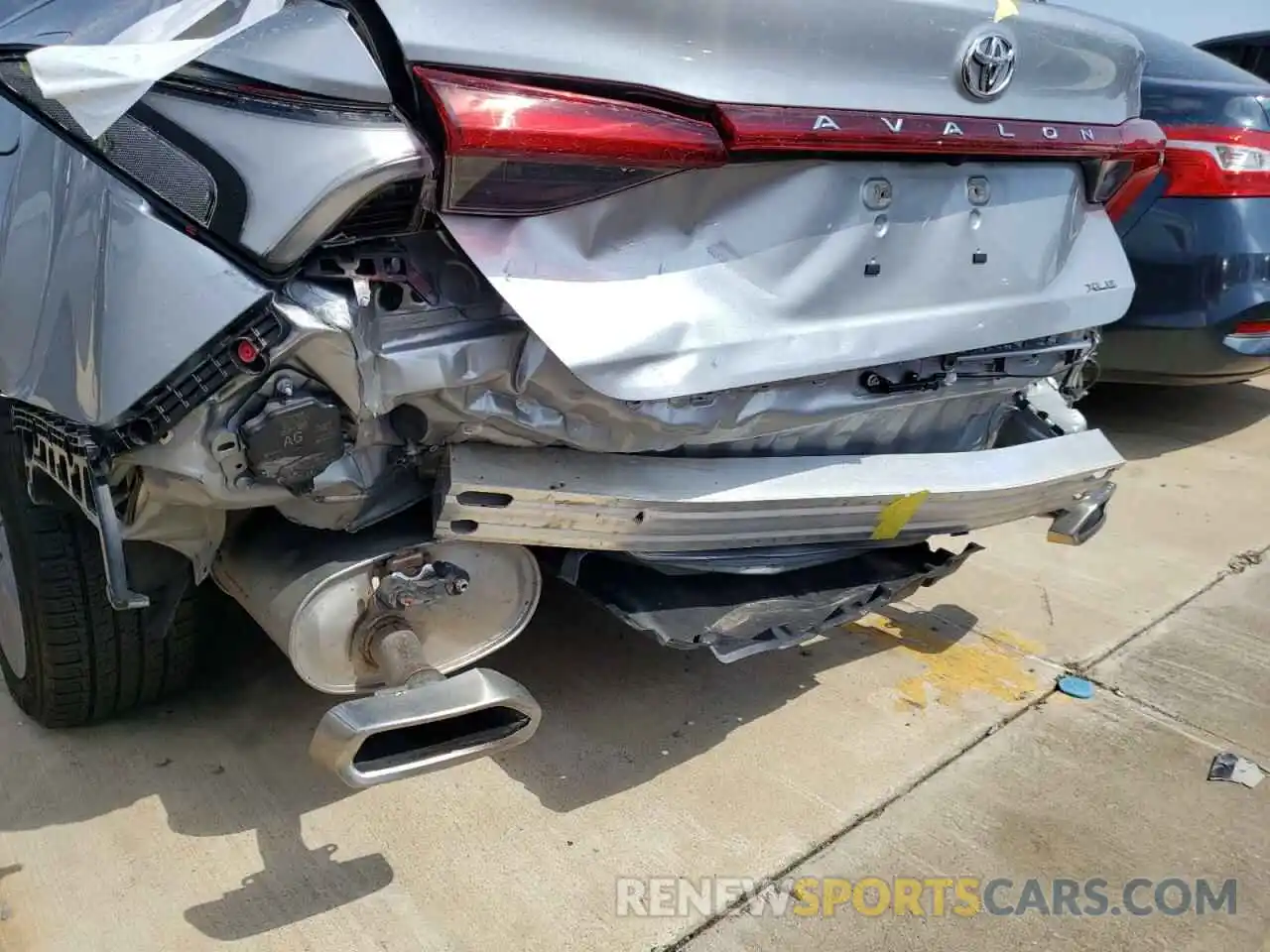 9 Photograph of a damaged car 4T1JZ1FB7LU053313 TOYOTA AVALON 2020