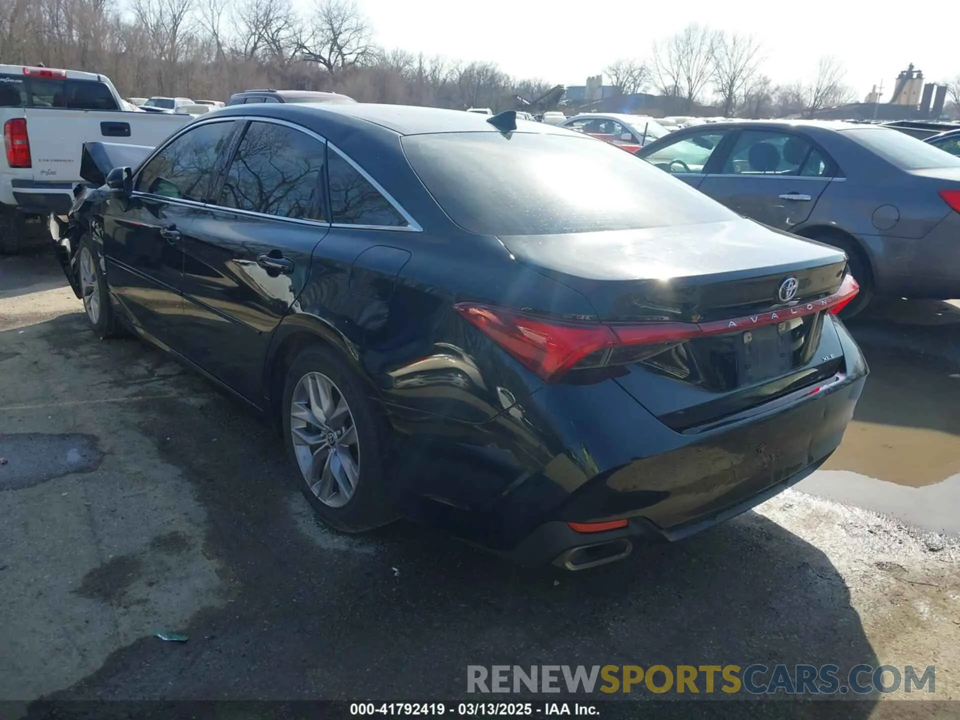 3 Photograph of a damaged car 4T1JZ1FB7LU055630 TOYOTA AVALON 2020
