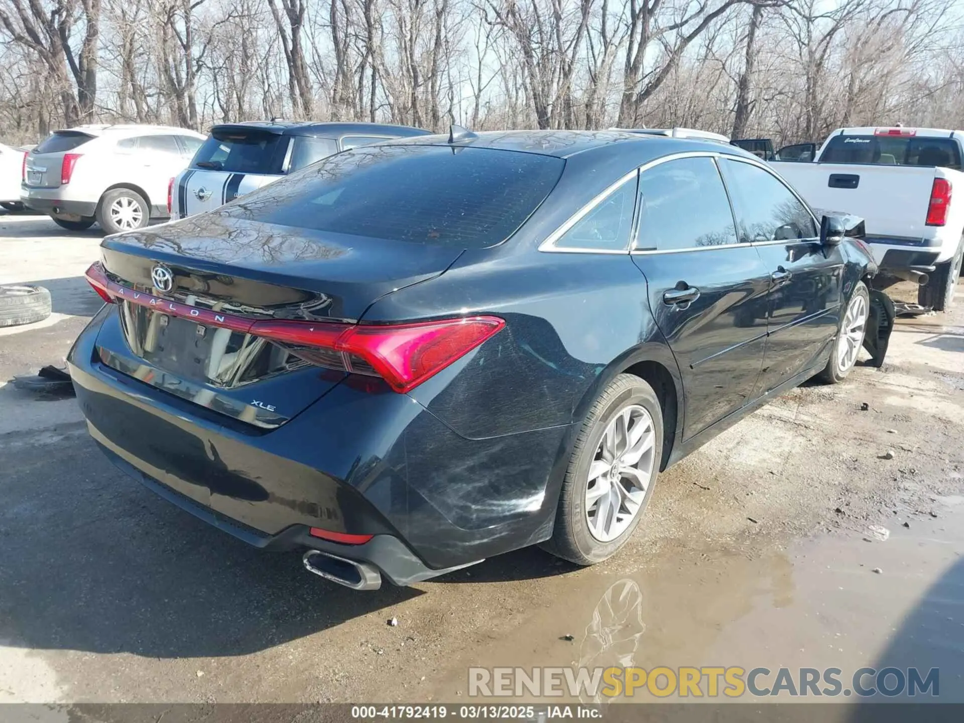 4 Photograph of a damaged car 4T1JZ1FB7LU055630 TOYOTA AVALON 2020