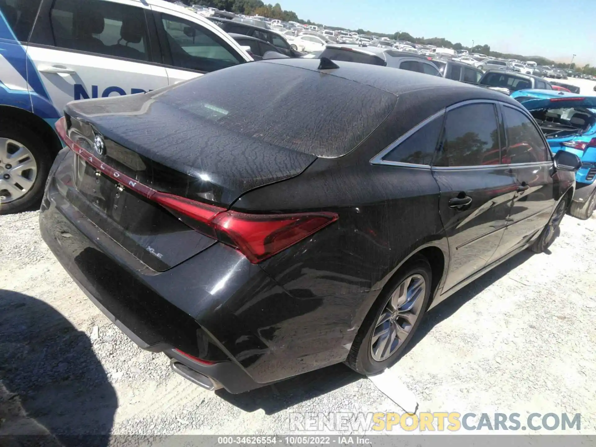 4 Photograph of a damaged car 4T1JZ1FB9LU055256 TOYOTA AVALON 2020