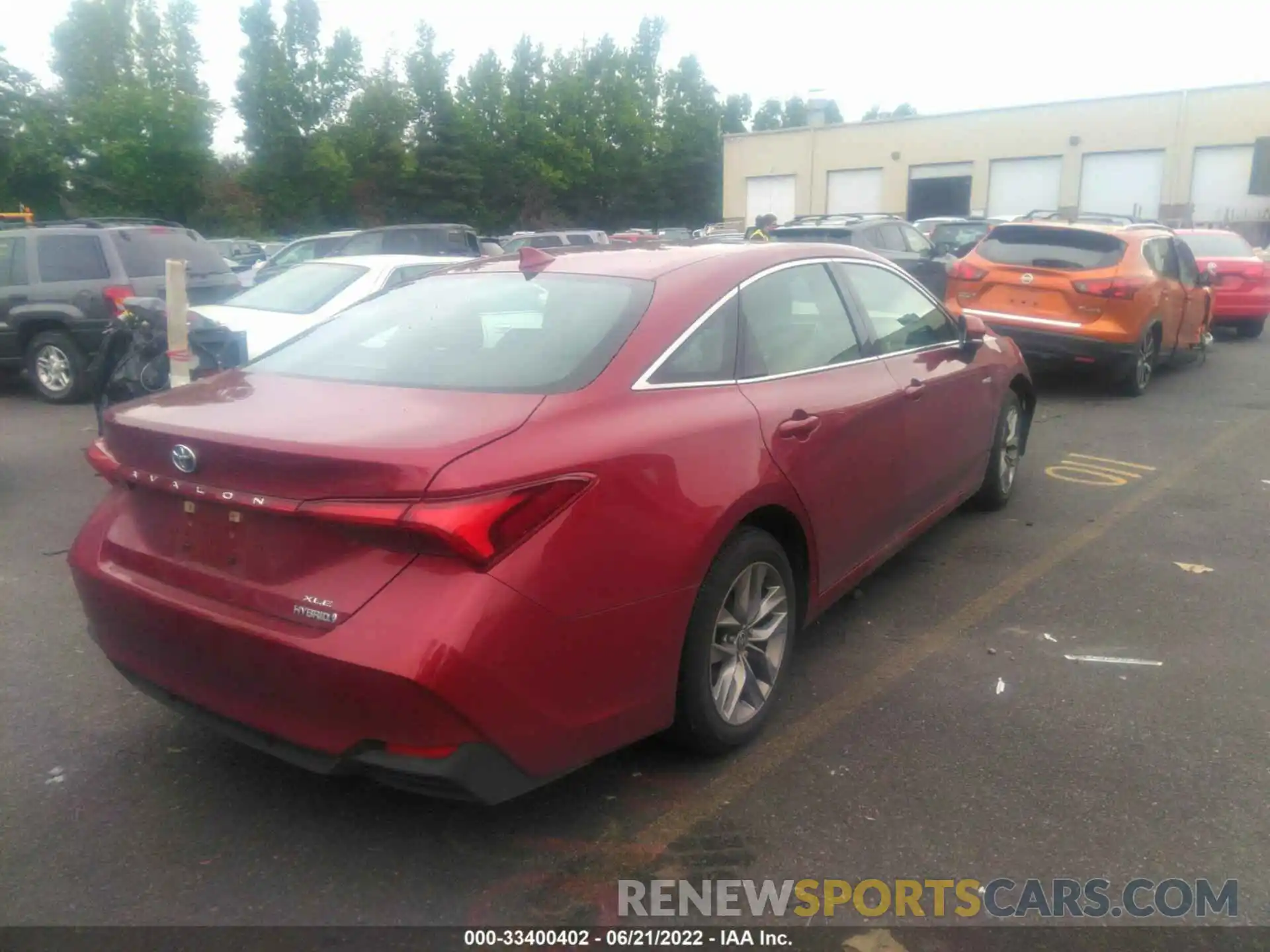 4 Photograph of a damaged car 4T1AA1AB2MU009705 TOYOTA AVALON 2021