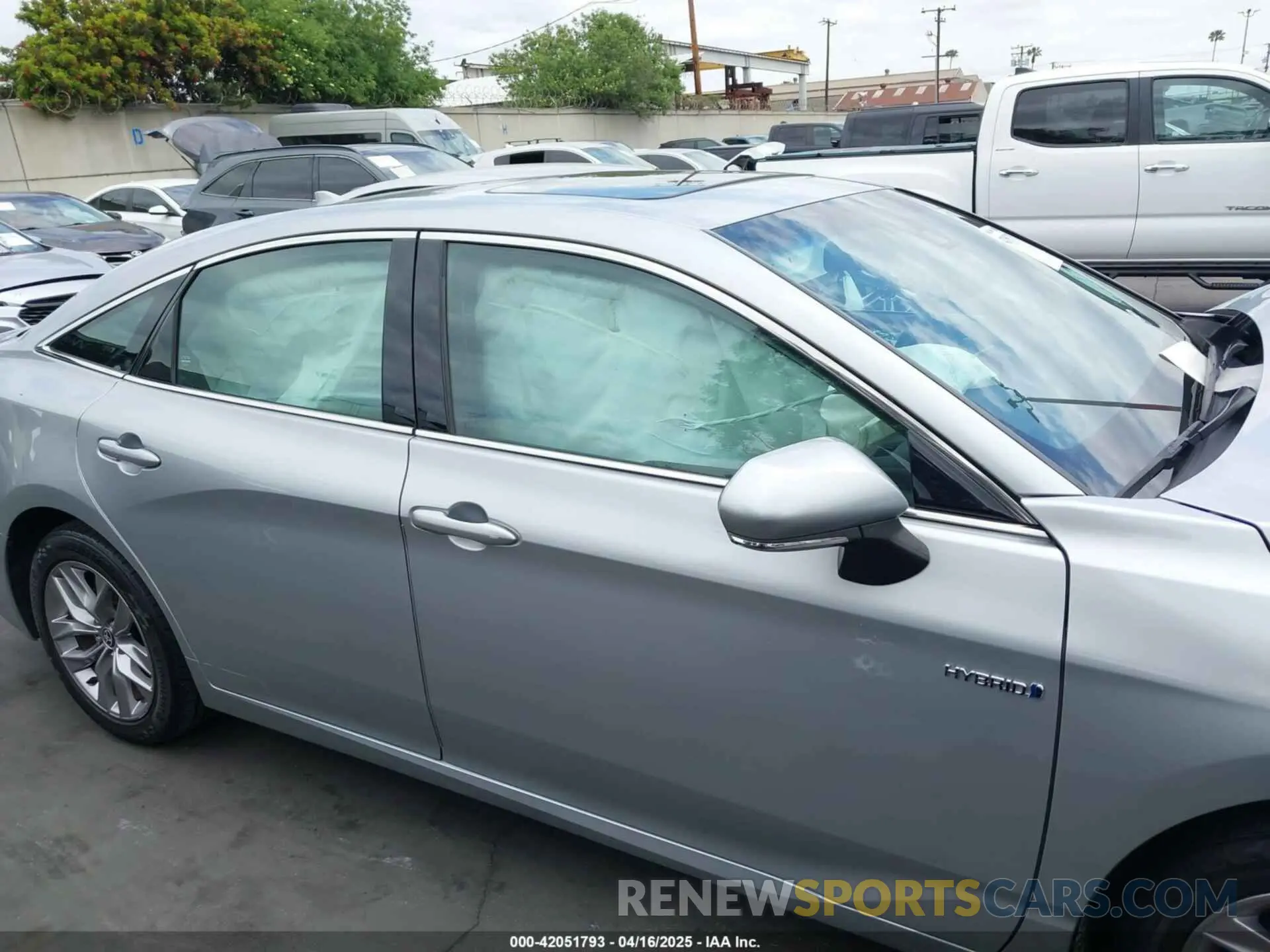 14 Photograph of a damaged car 4T1AA1AB3MU003279 TOYOTA AVALON 2021