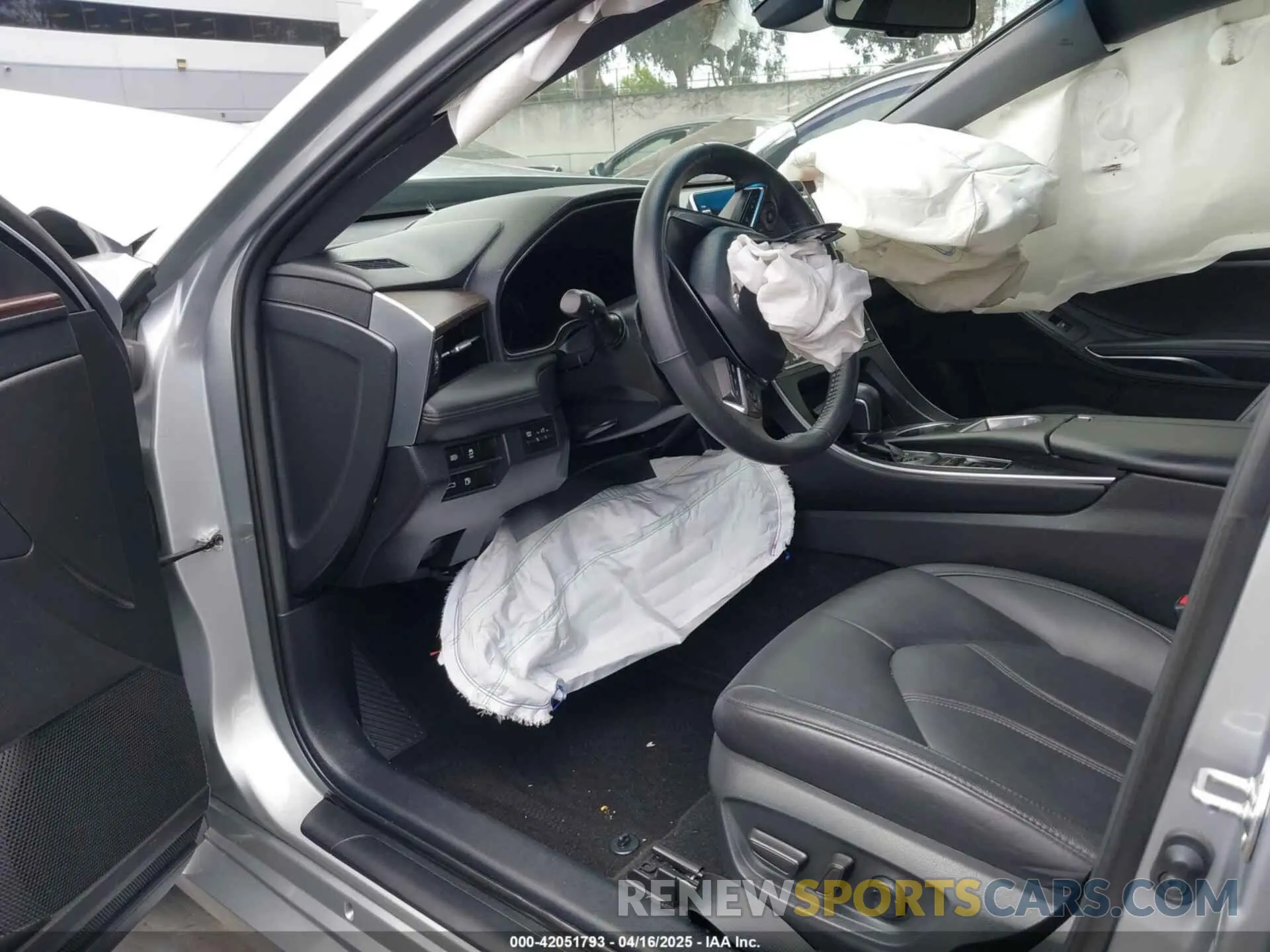 18 Photograph of a damaged car 4T1AA1AB3MU003279 TOYOTA AVALON 2021