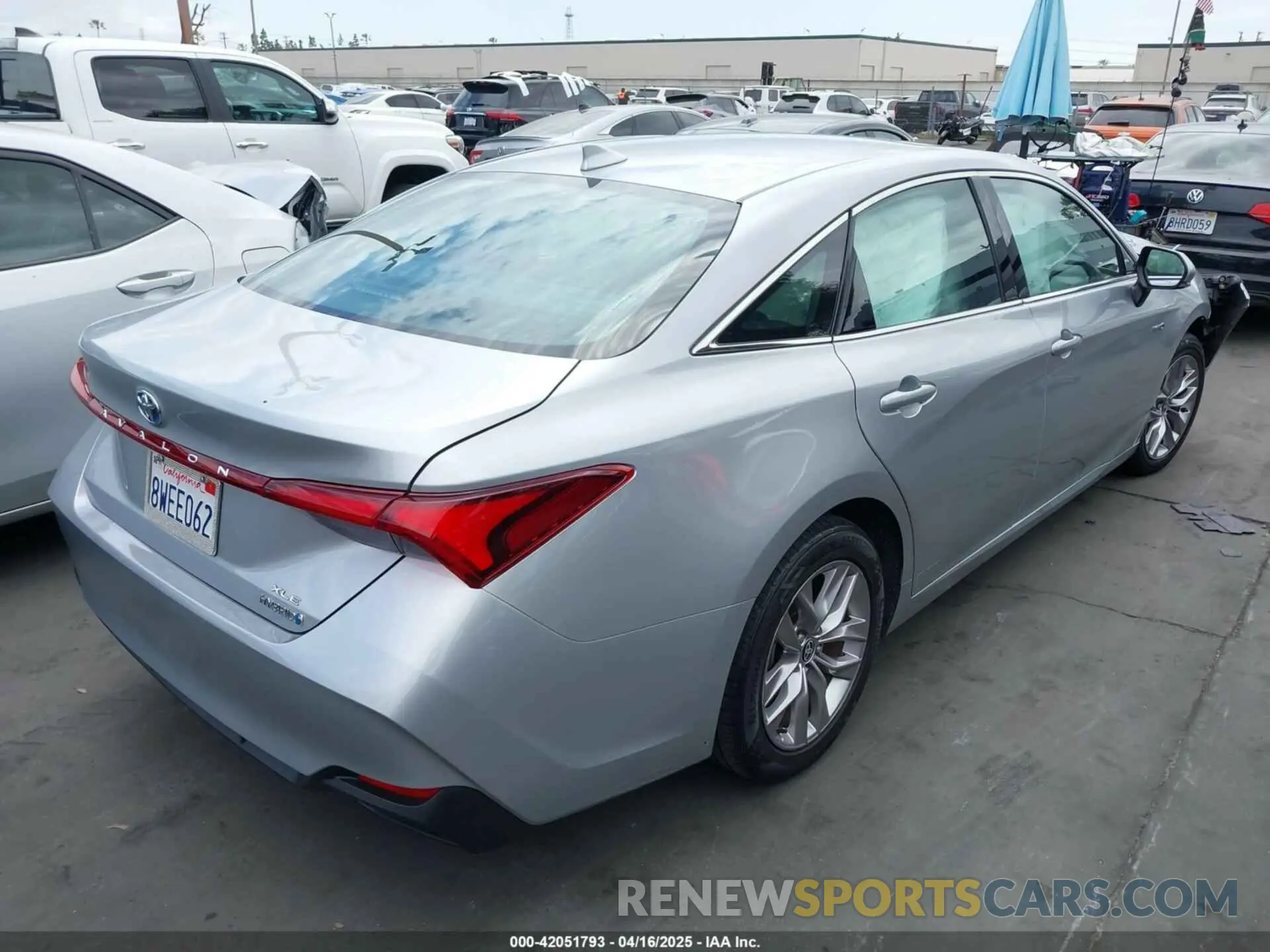 4 Photograph of a damaged car 4T1AA1AB3MU003279 TOYOTA AVALON 2021