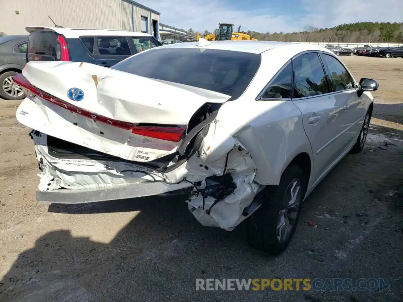 4 Photograph of a damaged car 4T1AA1AB4MU009382 TOYOTA AVALON 2021