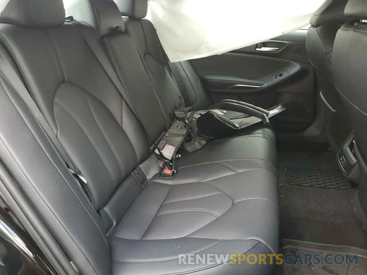 10 Photograph of a damaged car 4T1AA1AB5MU002781 TOYOTA AVALON 2021