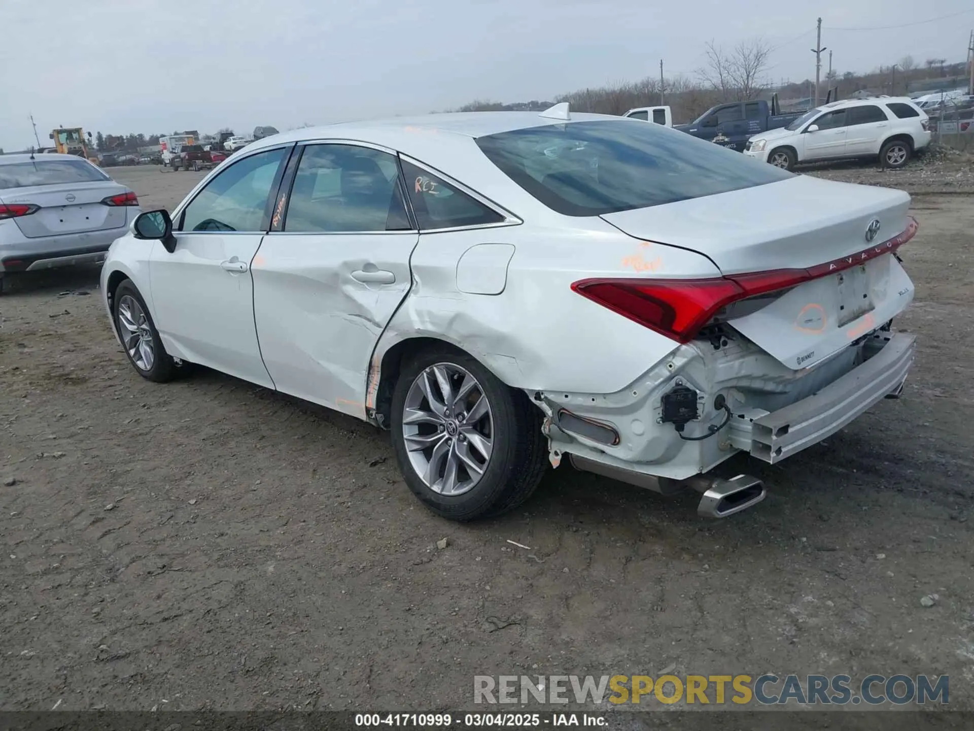 3 Photograph of a damaged car 4T1AZ1FB2MU058100 TOYOTA AVALON 2021