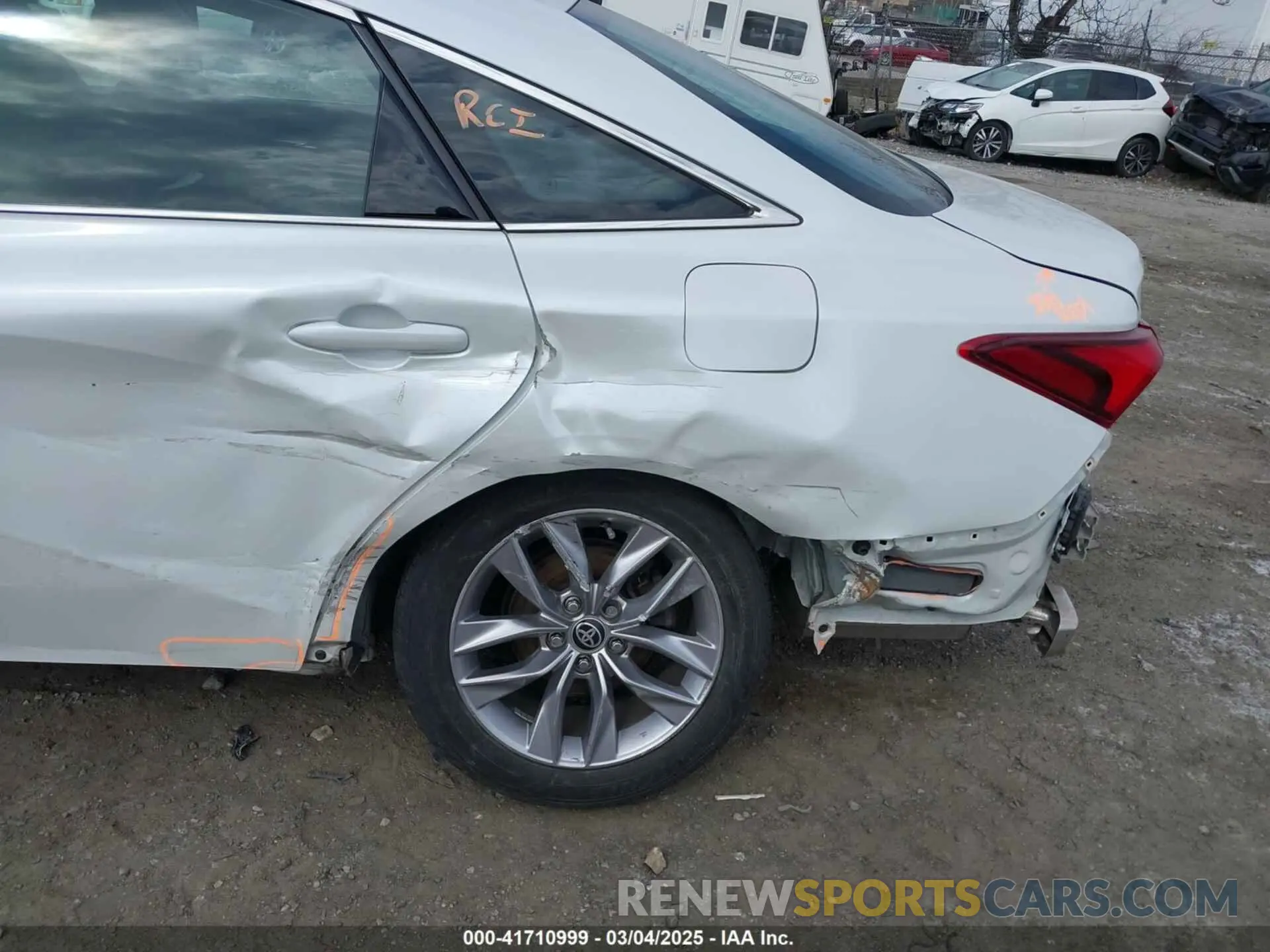 6 Photograph of a damaged car 4T1AZ1FB2MU058100 TOYOTA AVALON 2021