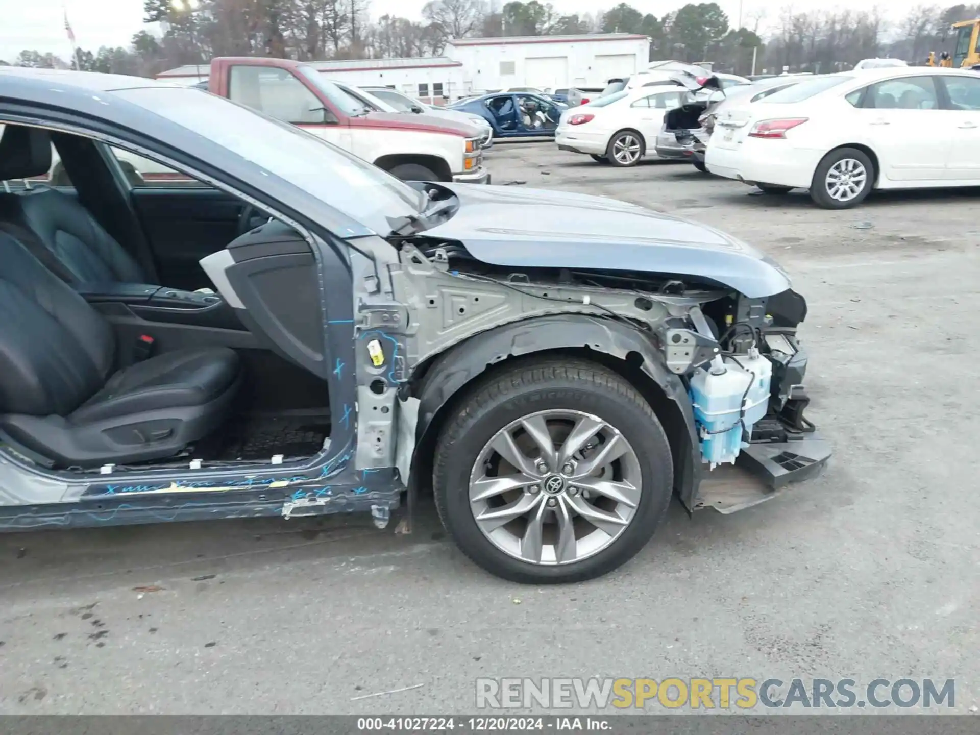 6 Photograph of a damaged car 4T1AZ1FB4MU059653 TOYOTA AVALON 2021