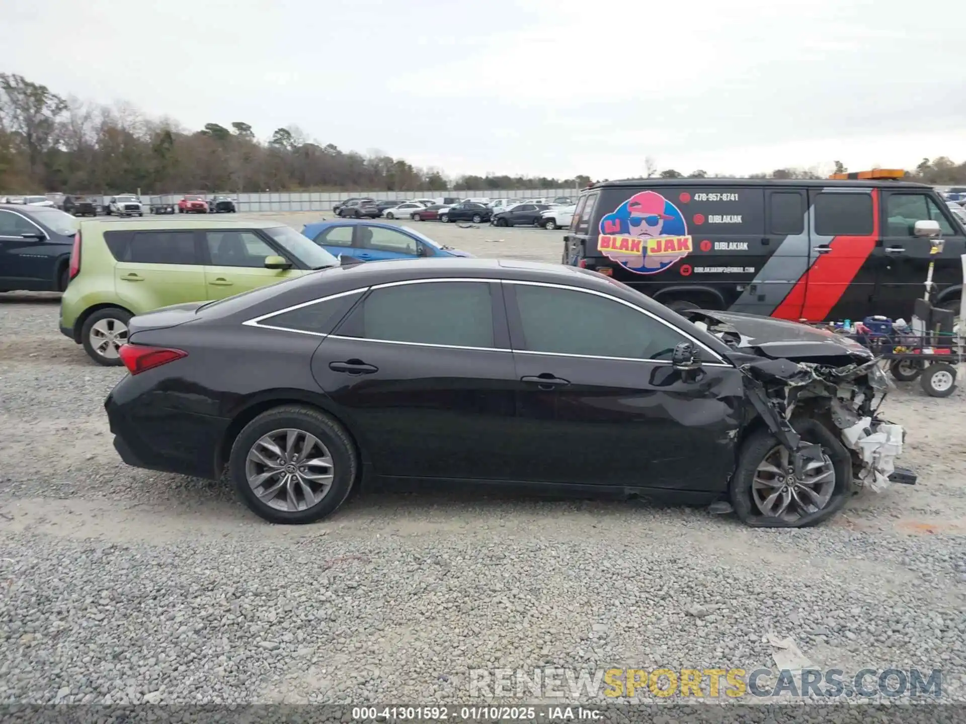 14 Photograph of a damaged car 4T1AZ1FB8MU057890 TOYOTA AVALON 2021