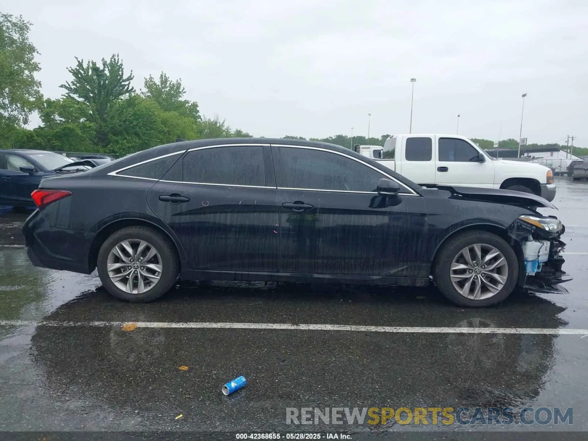 13 Photograph of a damaged car 4T1AZ1FB8MU059364 TOYOTA AVALON 2021