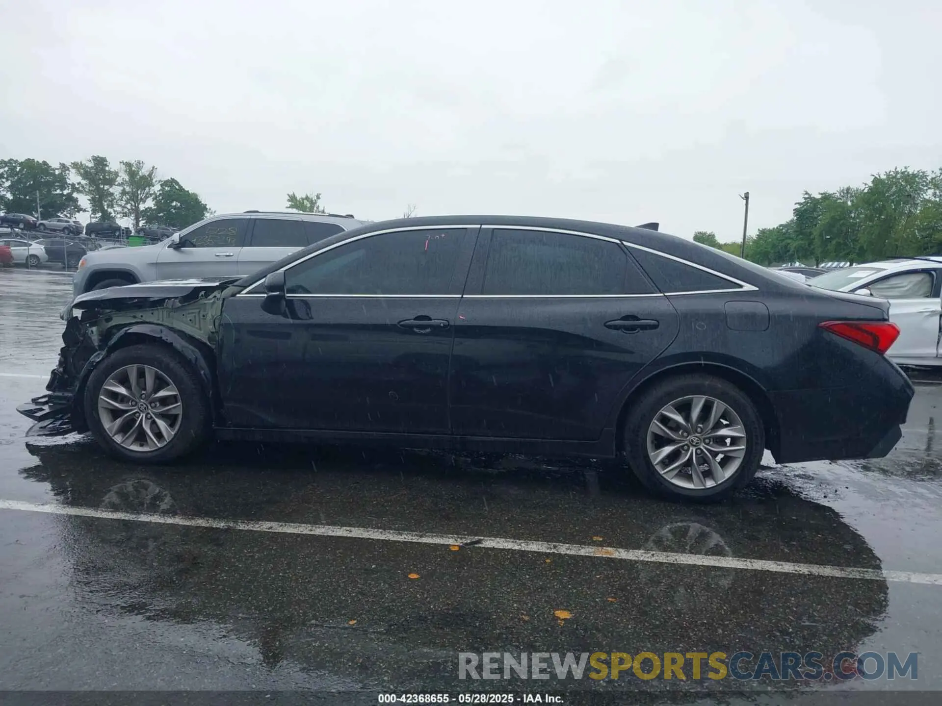 14 Photograph of a damaged car 4T1AZ1FB8MU059364 TOYOTA AVALON 2021