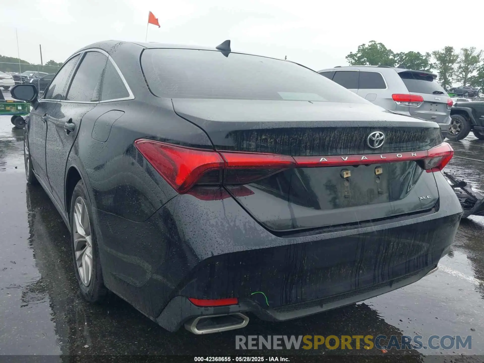3 Photograph of a damaged car 4T1AZ1FB8MU059364 TOYOTA AVALON 2021