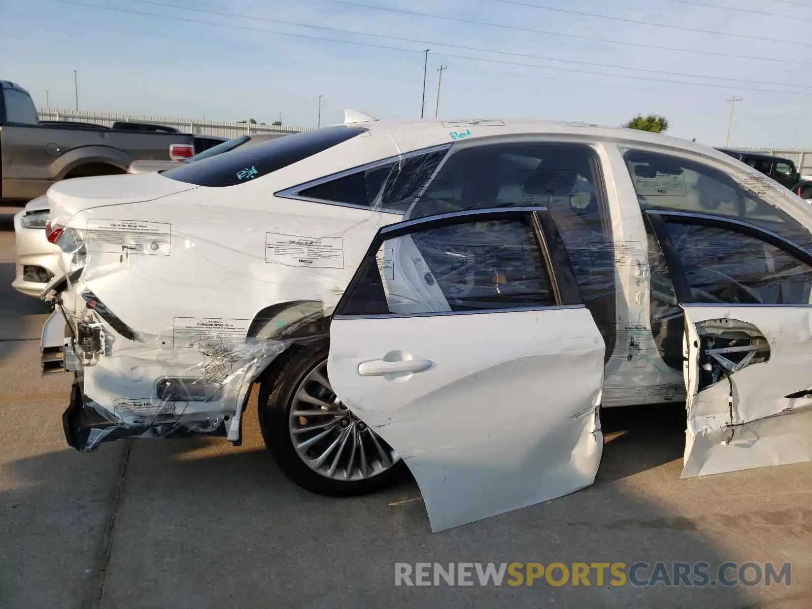 9 Photograph of a damaged car 4T1CA1AB1MU001488 TOYOTA AVALON 2021