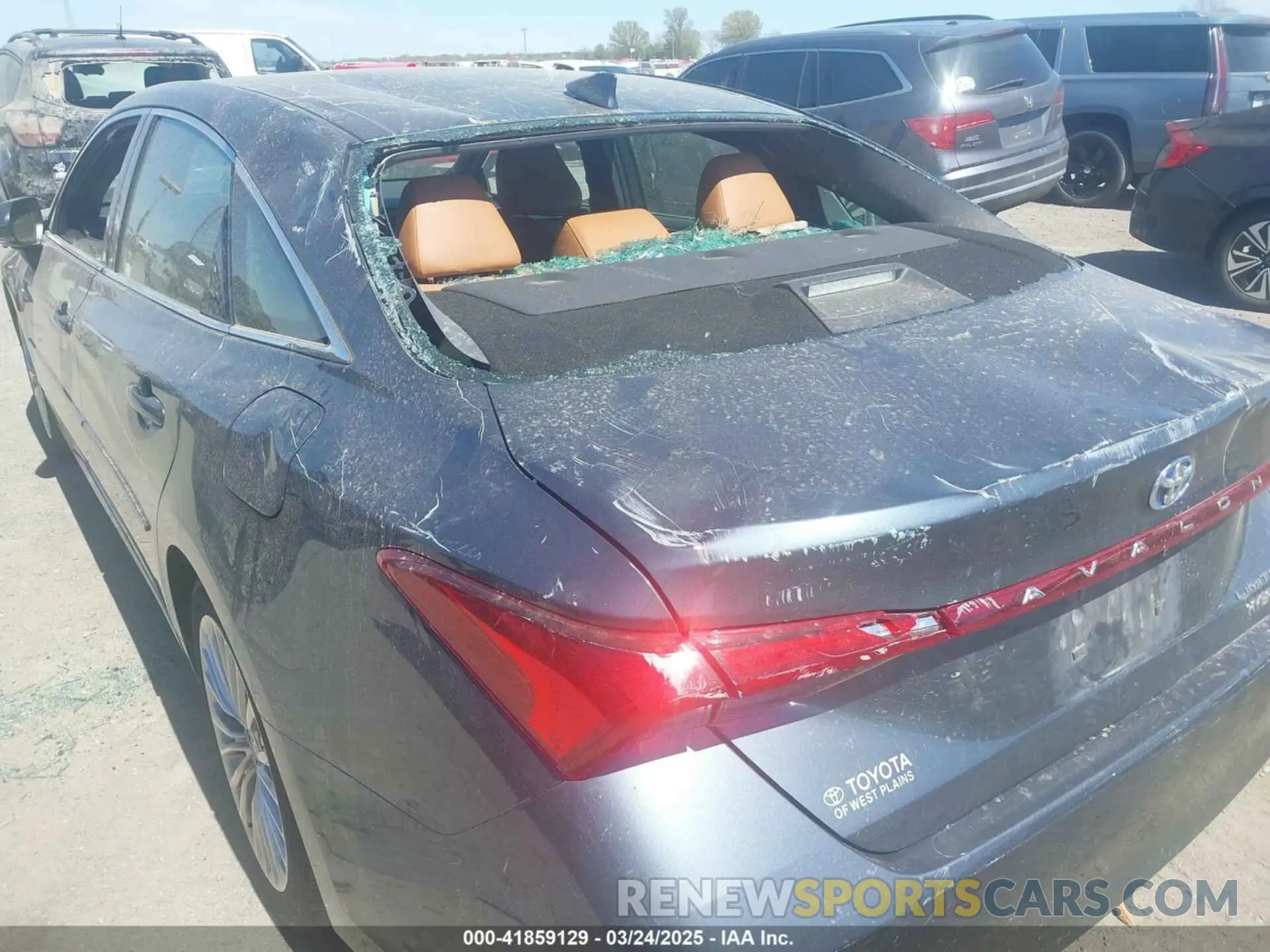 17 Photograph of a damaged car 4T1CA1AB5MU006094 TOYOTA AVALON 2021