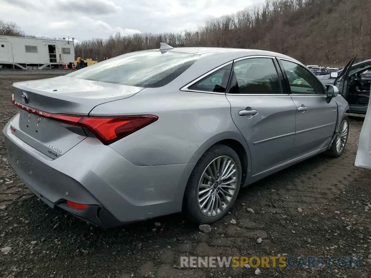 3 Photograph of a damaged car 4T1DA1AB1MU005156 TOYOTA AVALON 2021