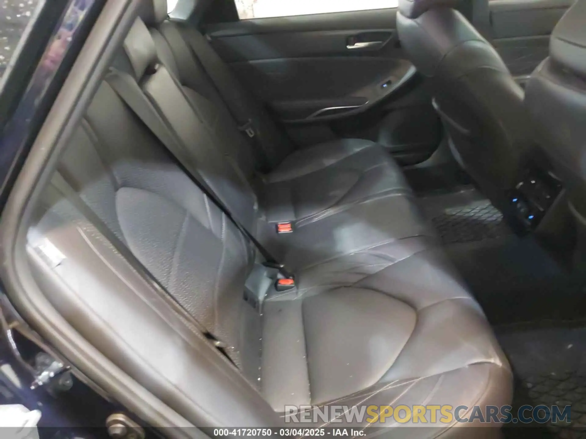 8 Photograph of a damaged car 4T1DA1AB1MU005206 TOYOTA AVALON 2021