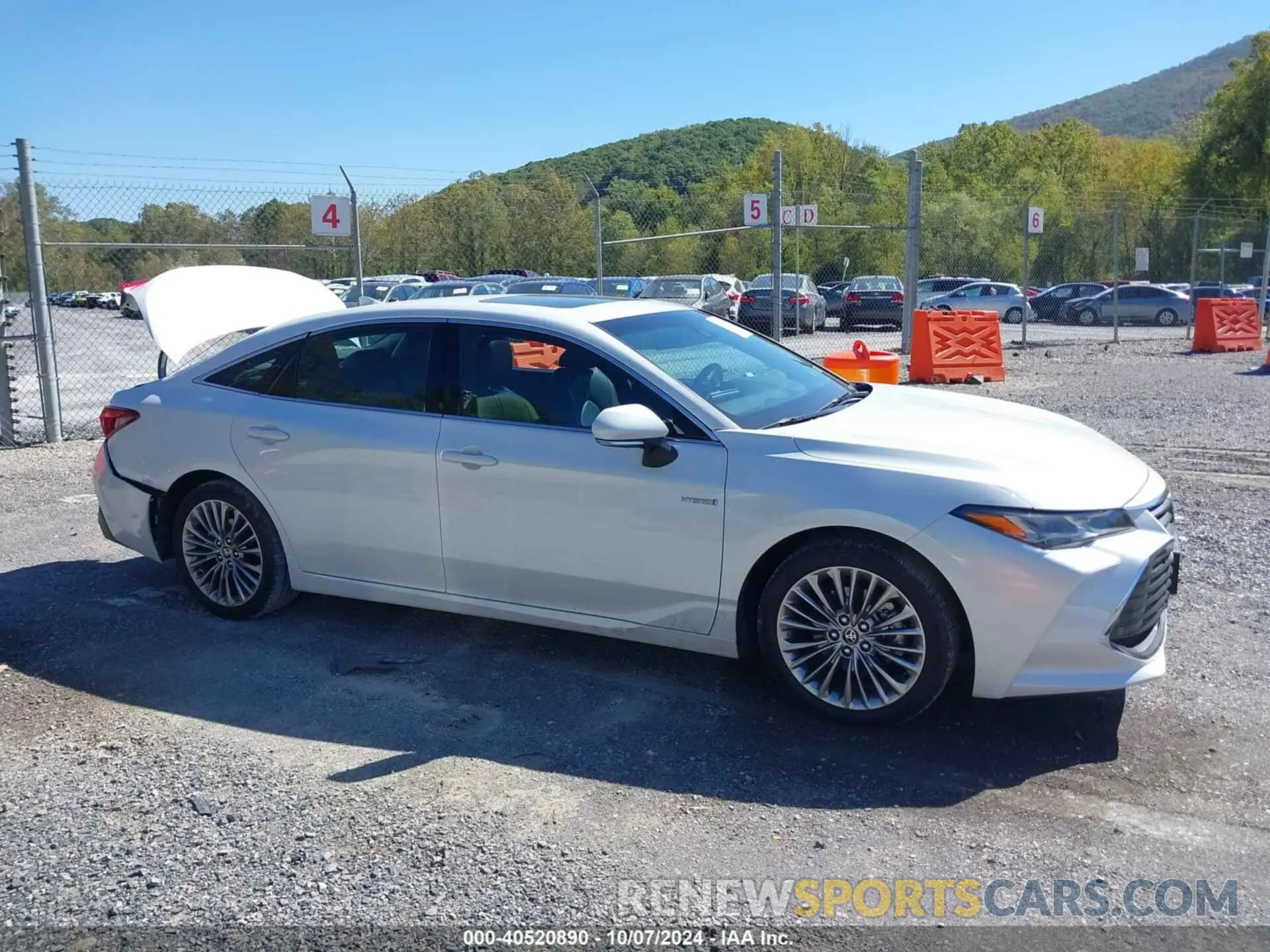 13 Photograph of a damaged car 4T1DA1AB1MU006842 TOYOTA AVALON 2021