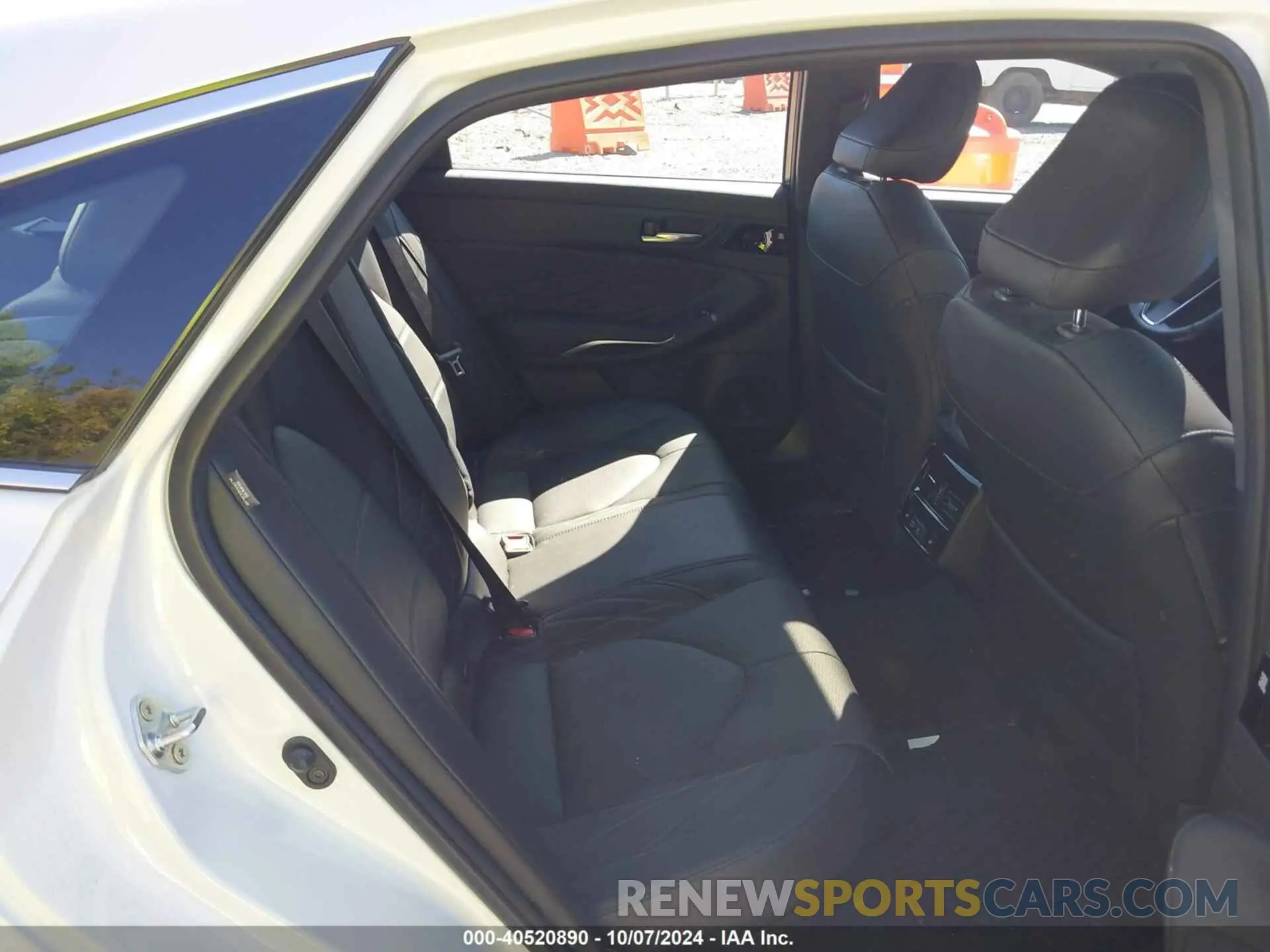 8 Photograph of a damaged car 4T1DA1AB1MU006842 TOYOTA AVALON 2021