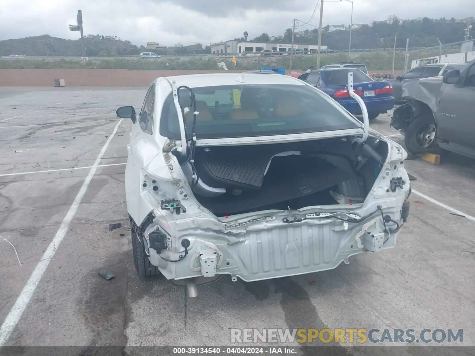 17 Photograph of a damaged car 4T1DA1AB1MU010700 TOYOTA AVALON 2021