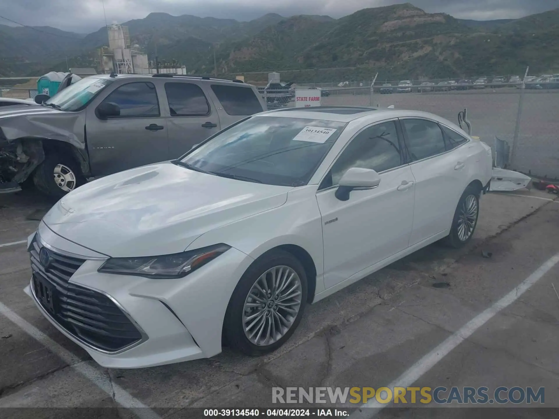 2 Photograph of a damaged car 4T1DA1AB1MU010700 TOYOTA AVALON 2021