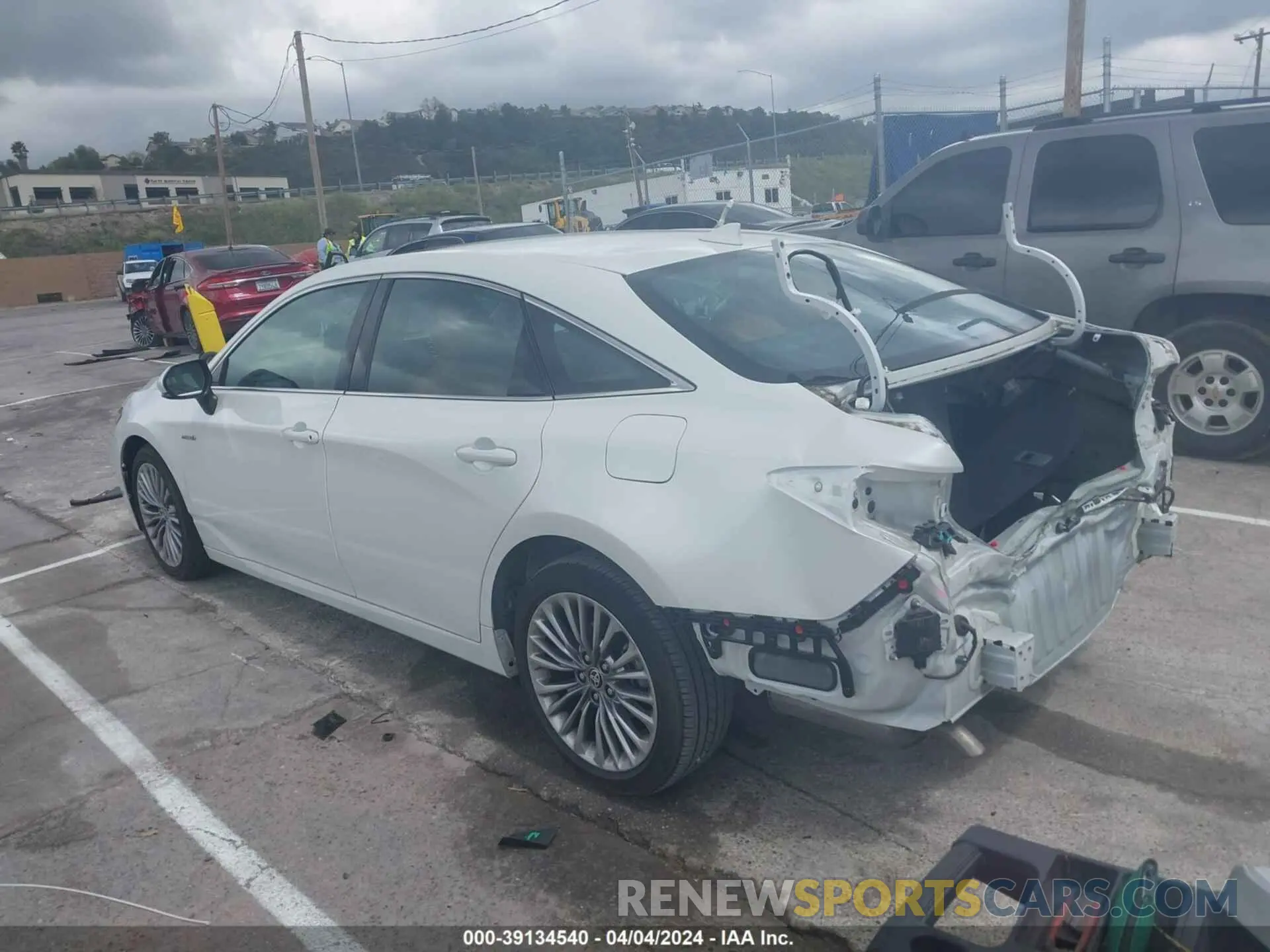 3 Photograph of a damaged car 4T1DA1AB1MU010700 TOYOTA AVALON 2021