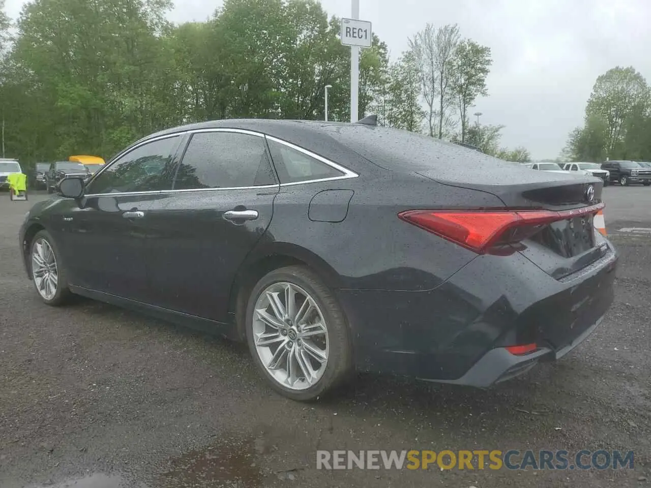 2 Photograph of a damaged car 4T1DA1AB2MU007059 TOYOTA AVALON 2021