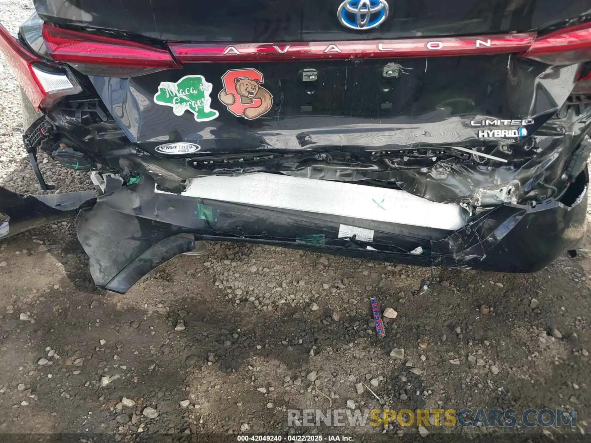 6 Photograph of a damaged car 4T1DA1AB3MU002016 TOYOTA AVALON 2021