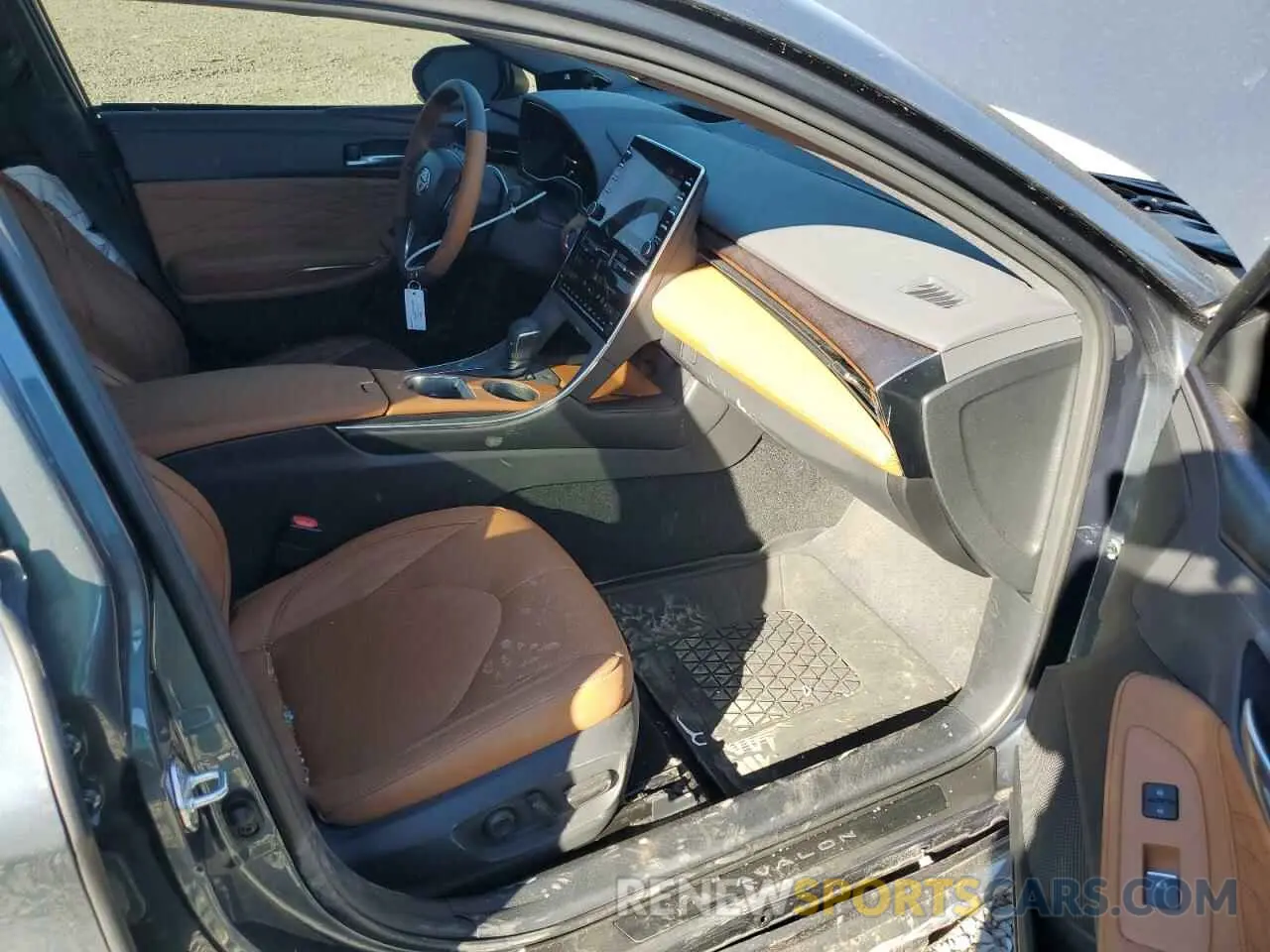8 Photograph of a damaged car 4T1DA1AB5MU007279 TOYOTA AVALON 2021
