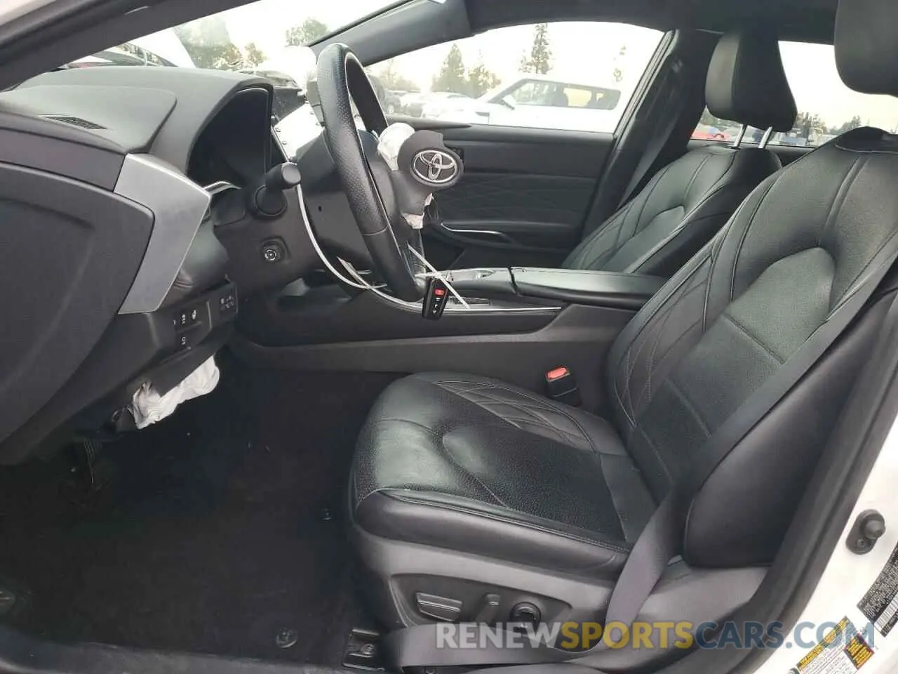 7 Photograph of a damaged car 4T1DA1AB6MU010451 TOYOTA AVALON 2021