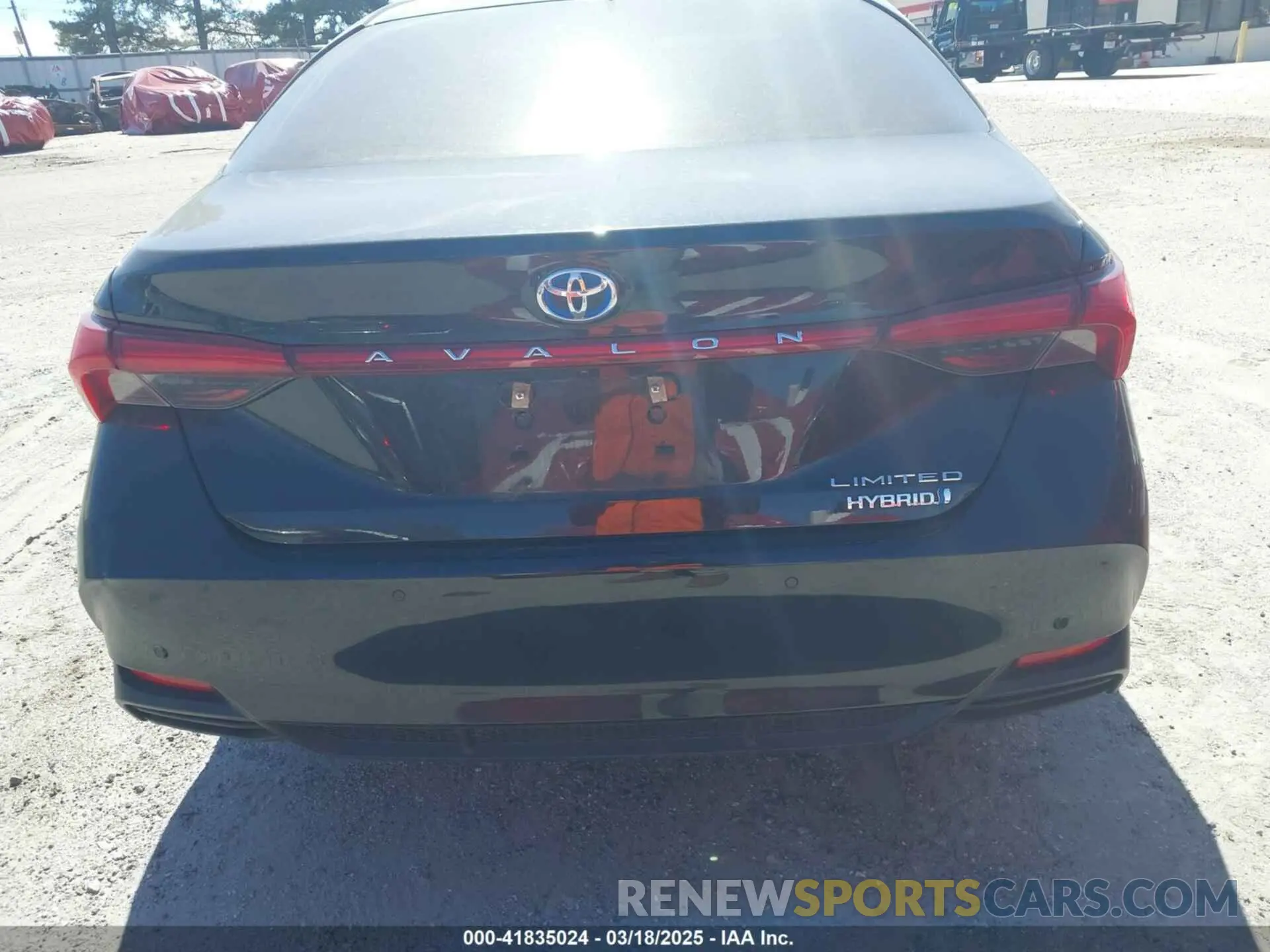 15 Photograph of a damaged car 4T1DA1AB7MU009924 TOYOTA AVALON 2021
