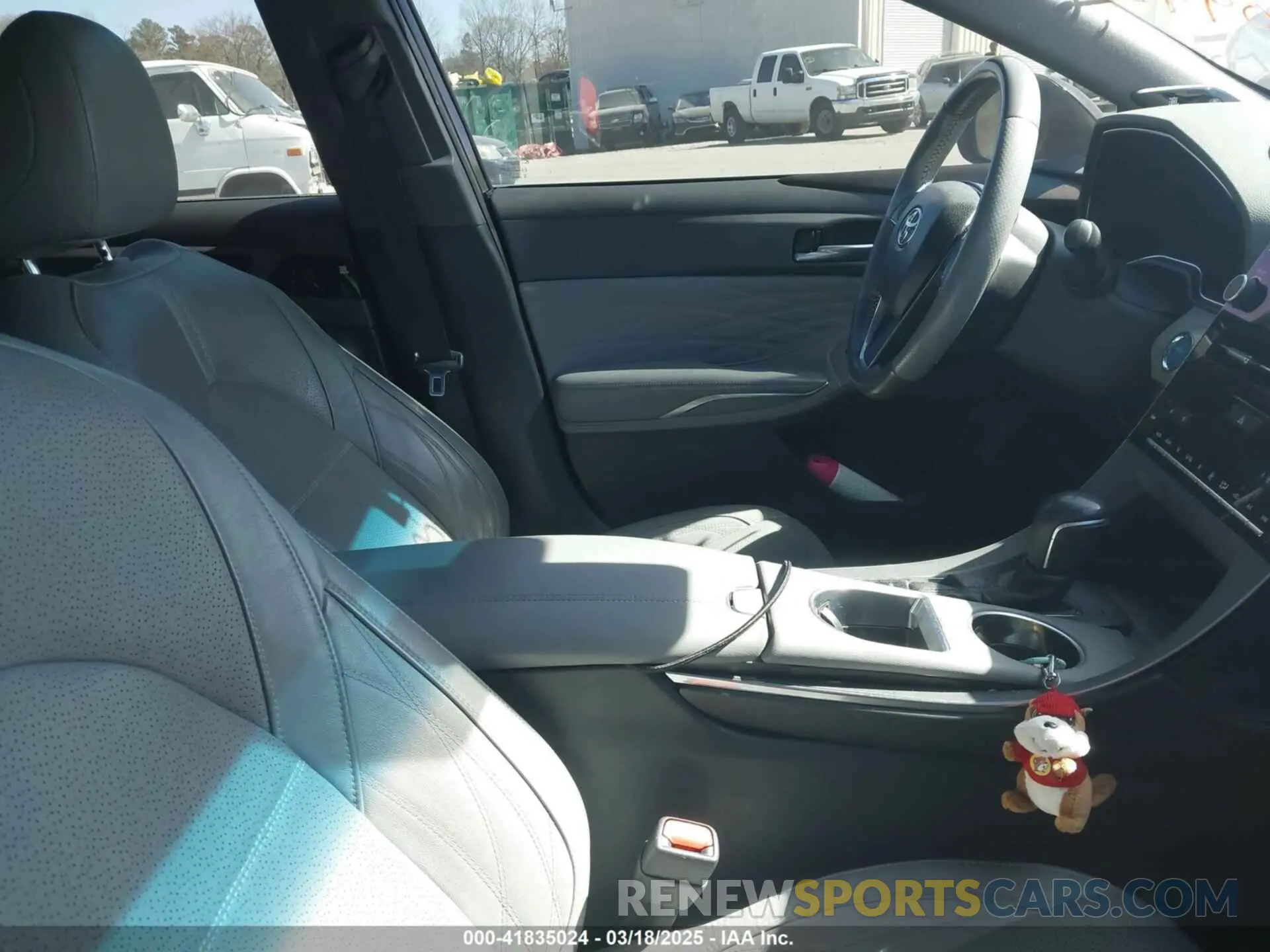 5 Photograph of a damaged car 4T1DA1AB7MU009924 TOYOTA AVALON 2021